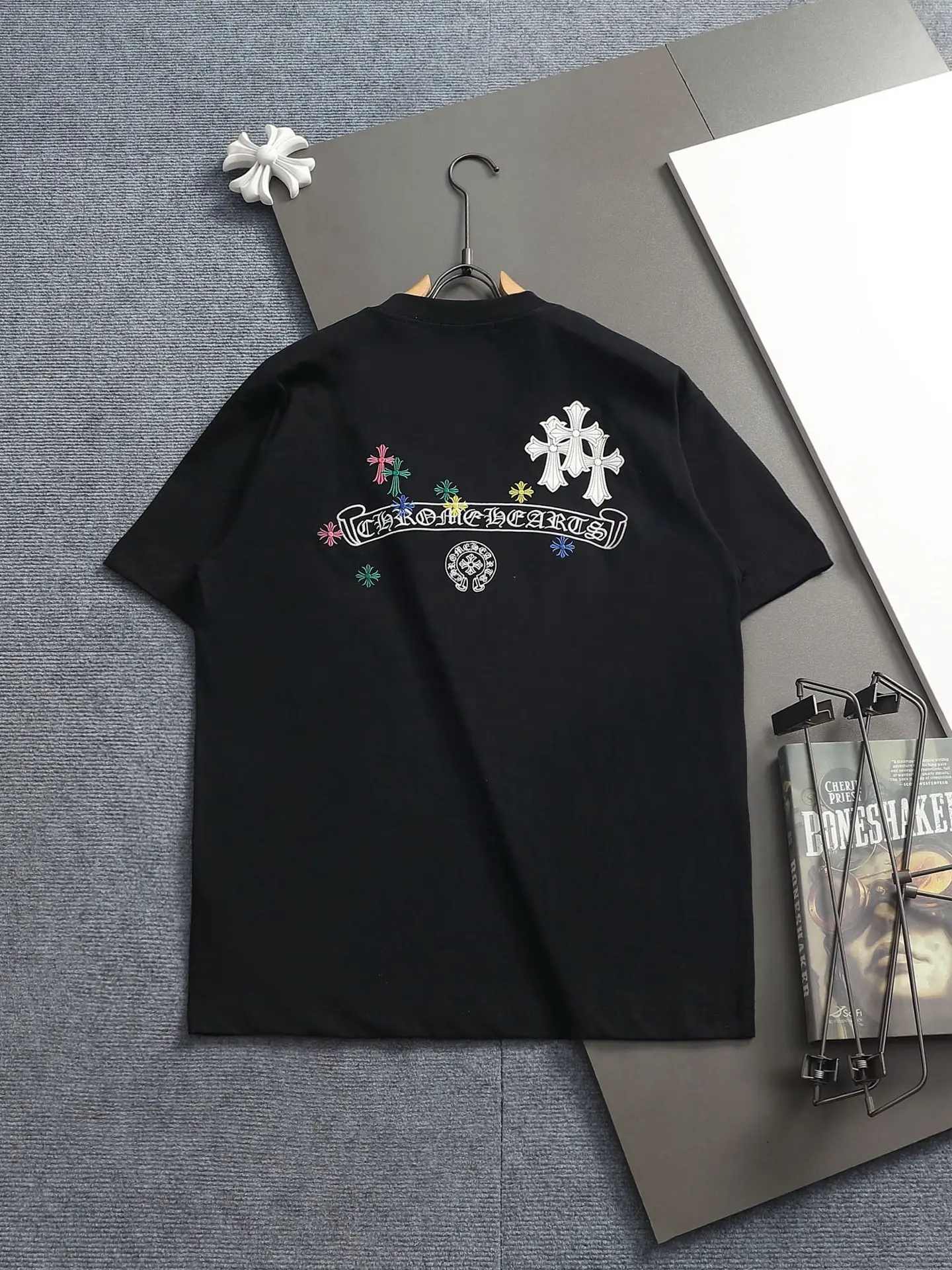 Embroidered Horseshoe Cross Cotton T-Shirt D17514597 — view 2