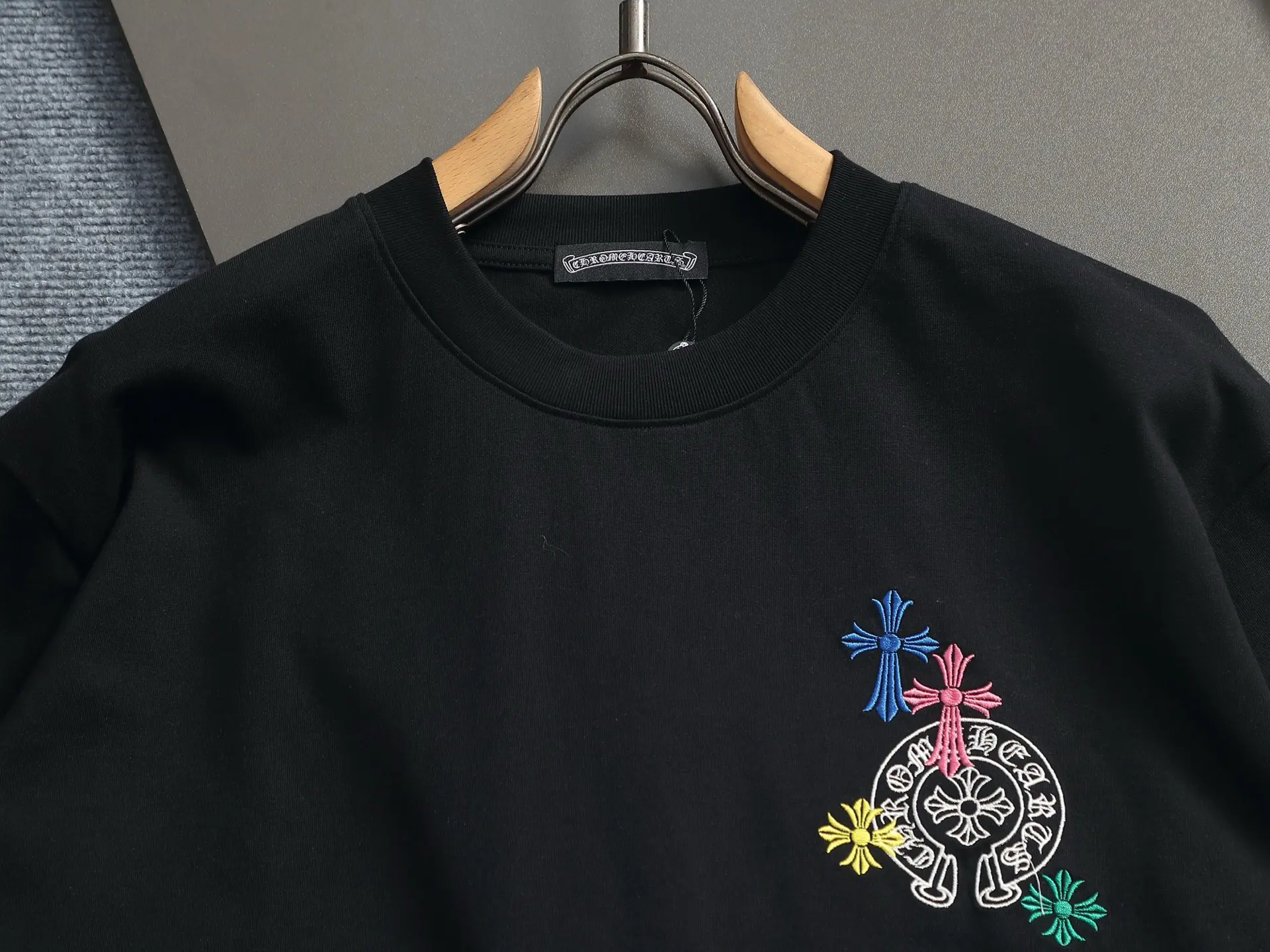Embroidered Horseshoe Cross Cotton T-Shirt D17514597 — view 3