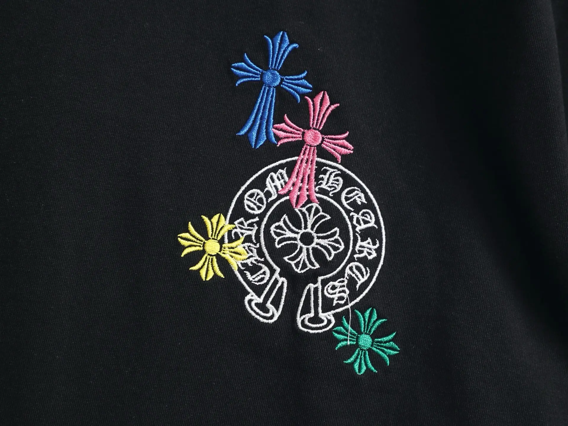 Embroidered Horseshoe Cross Cotton T-Shirt D17514597 — view 5