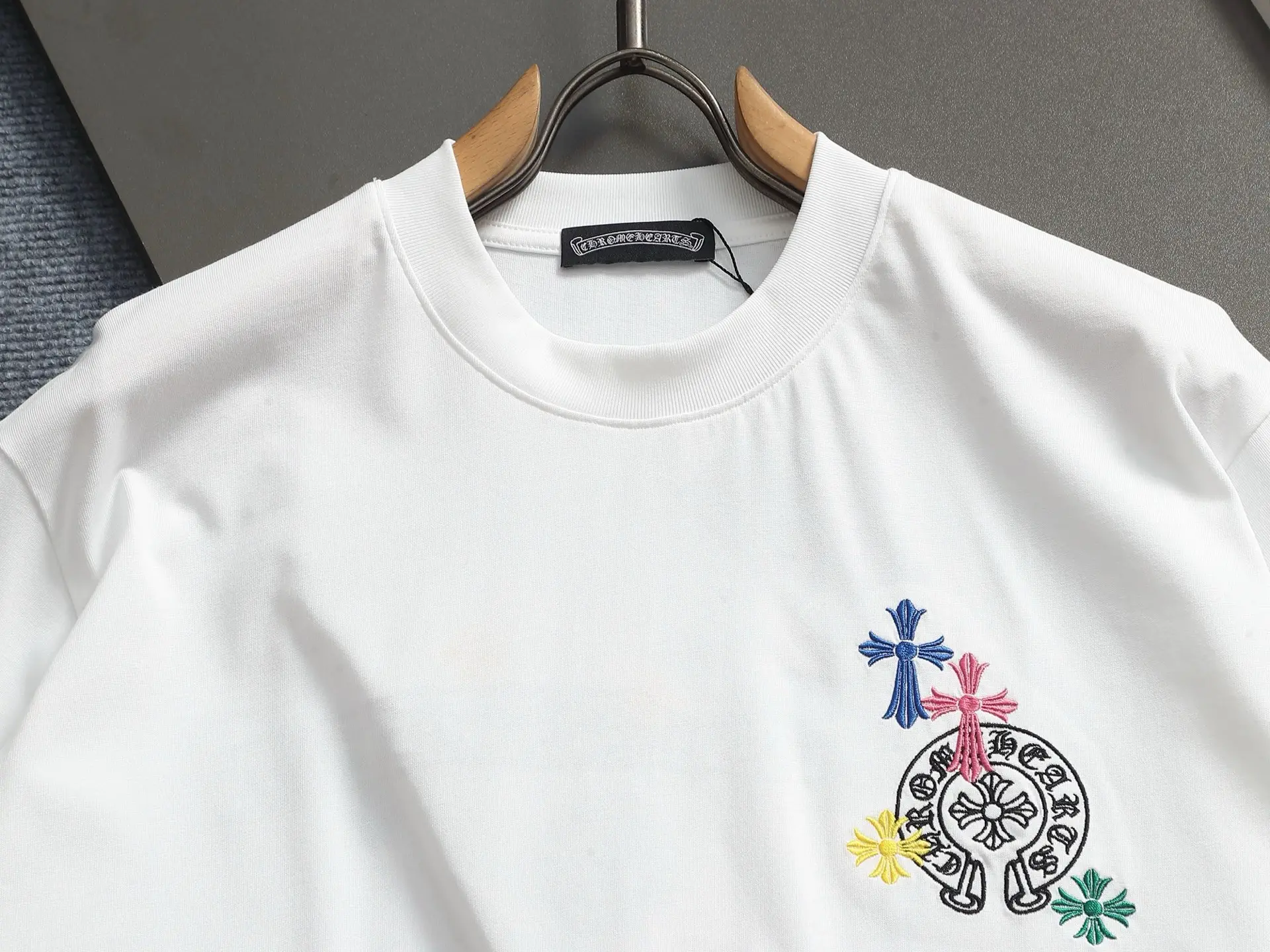 Embroidered Horseshoe Cross Cotton T-Shirt D17514596 — view 3