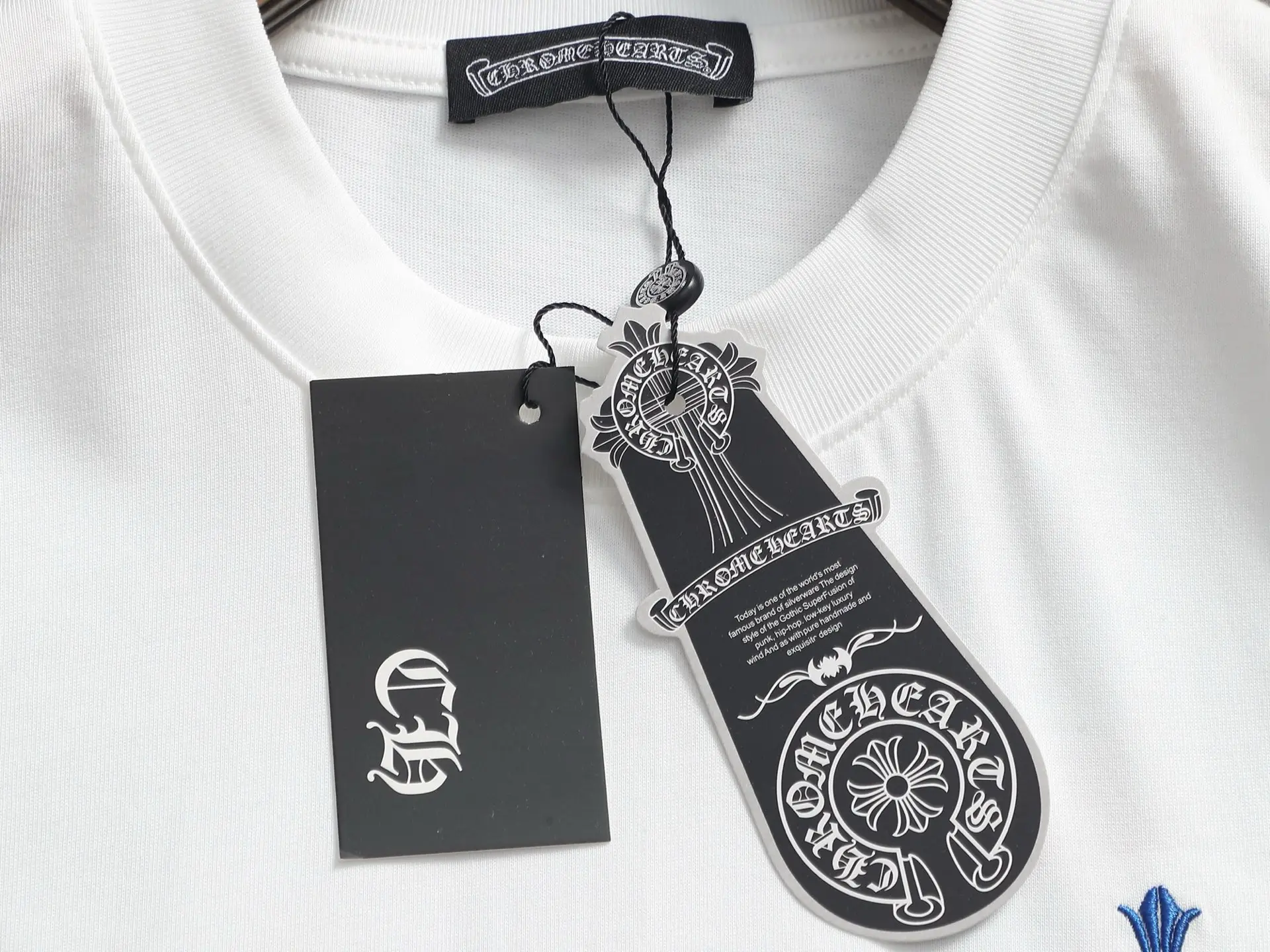 Embroidered Horseshoe Cross Cotton T-Shirt D17514596 — view 6