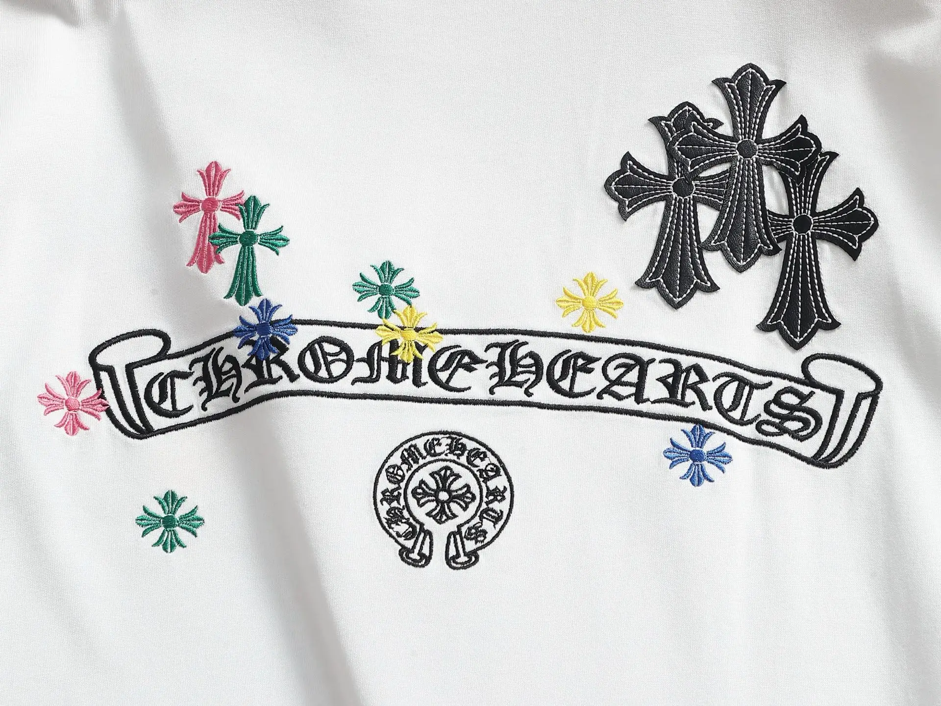 Embroidered Horseshoe Cross Cotton T-Shirt D17514596 — view 10