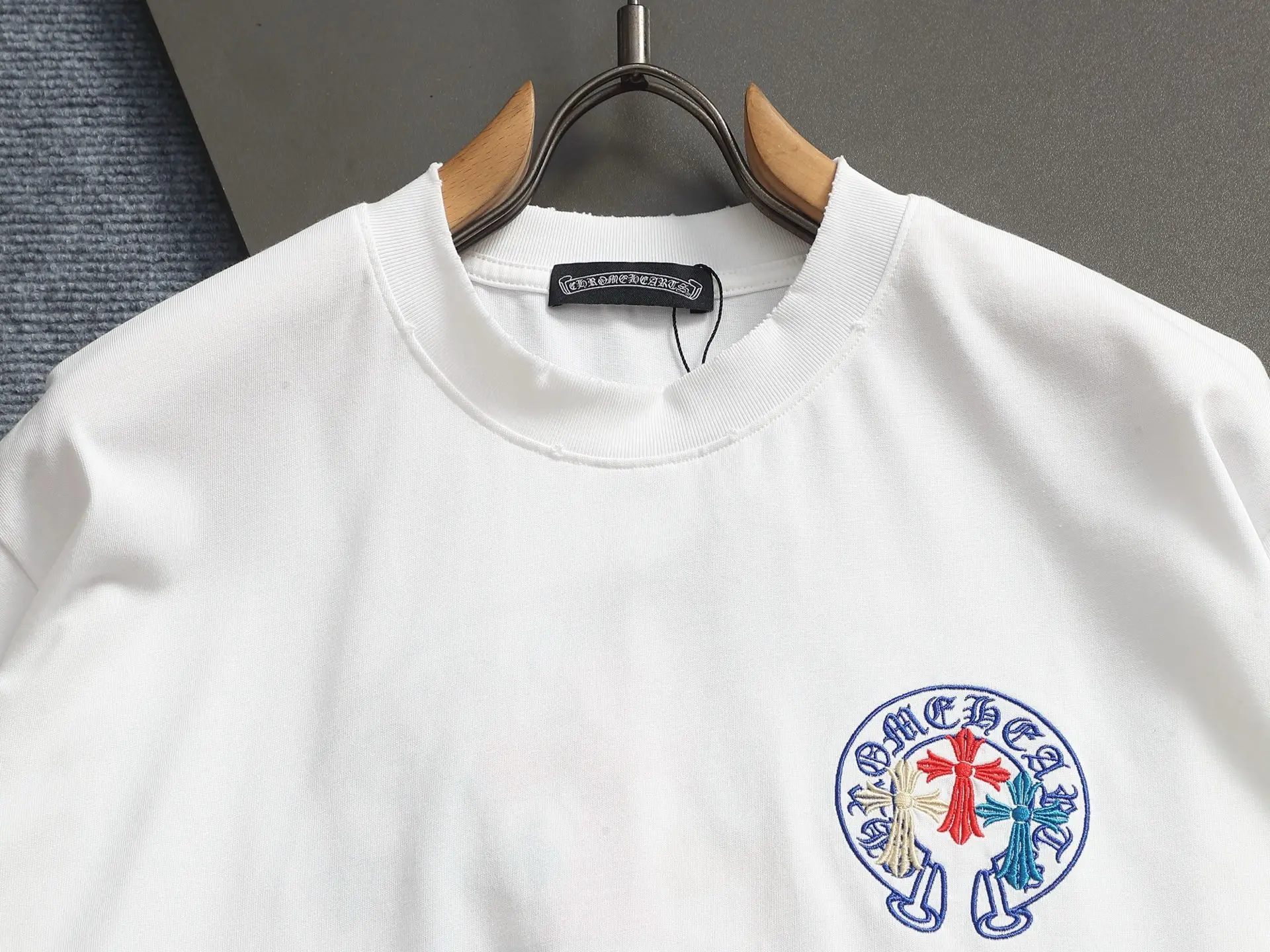 Embroidered Horseshoe Logo Cotton T-Shirt D17514614 — view 3