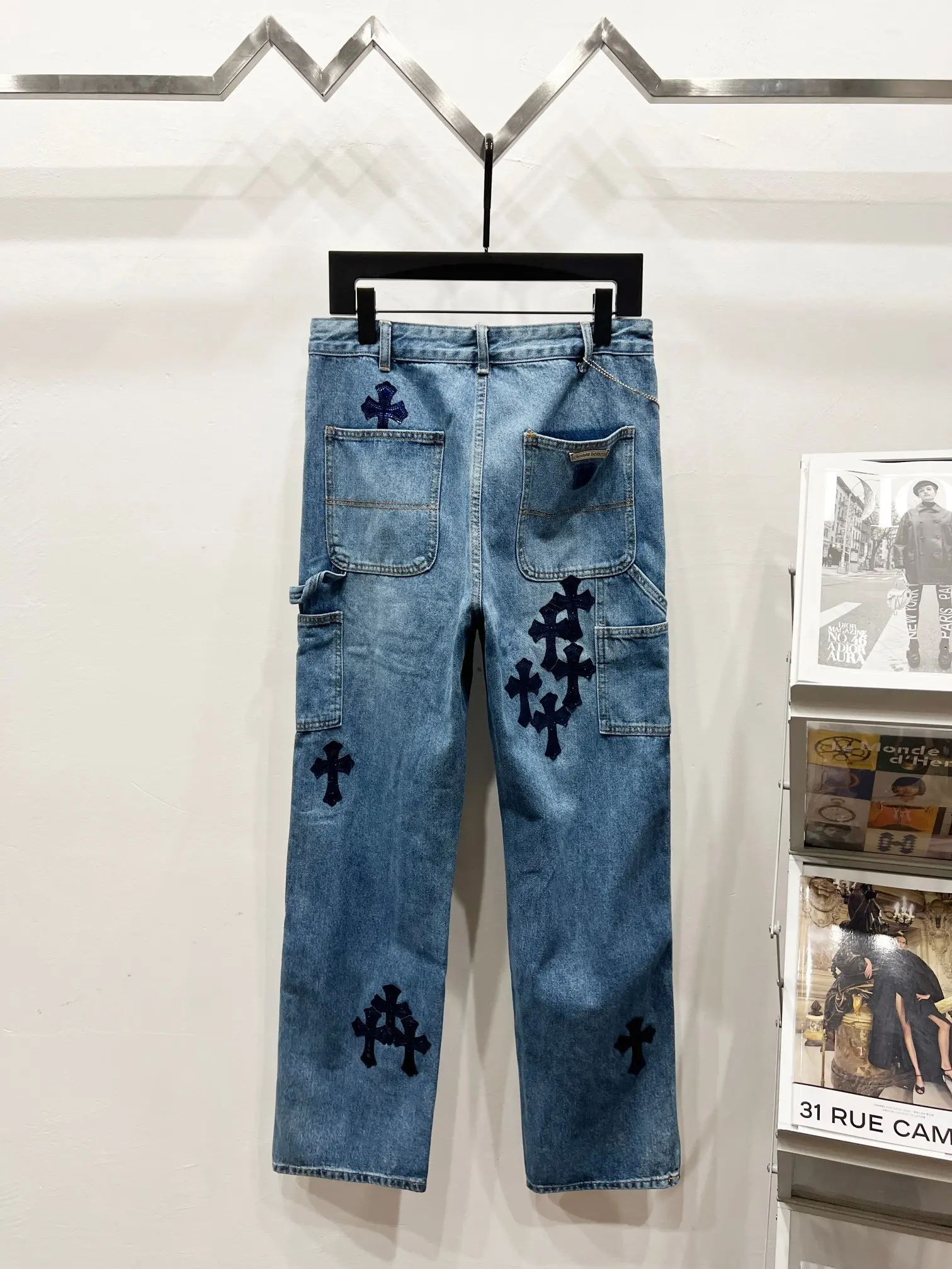 Cross Patch Straight-Leg Jeans D18519748 — view 2