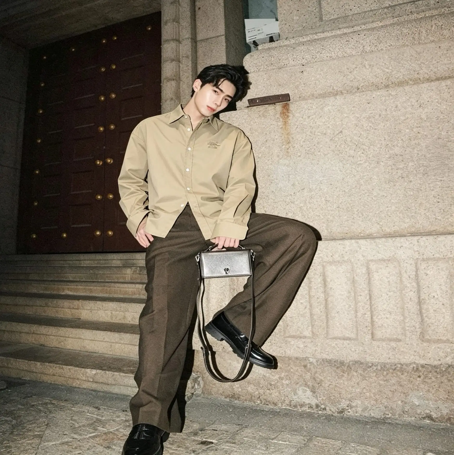 Embroidered Logo Oversized Cotton Shirt D18523749 — view 8