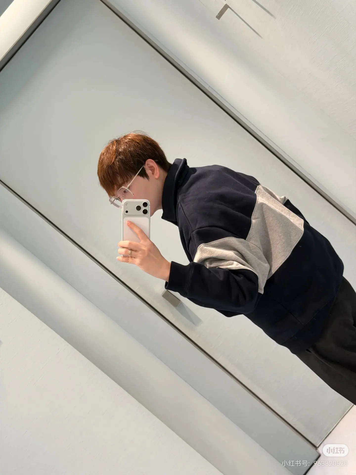 Color-Block Quarter-Zip Polo Sweatshirt D19023679 — view 5