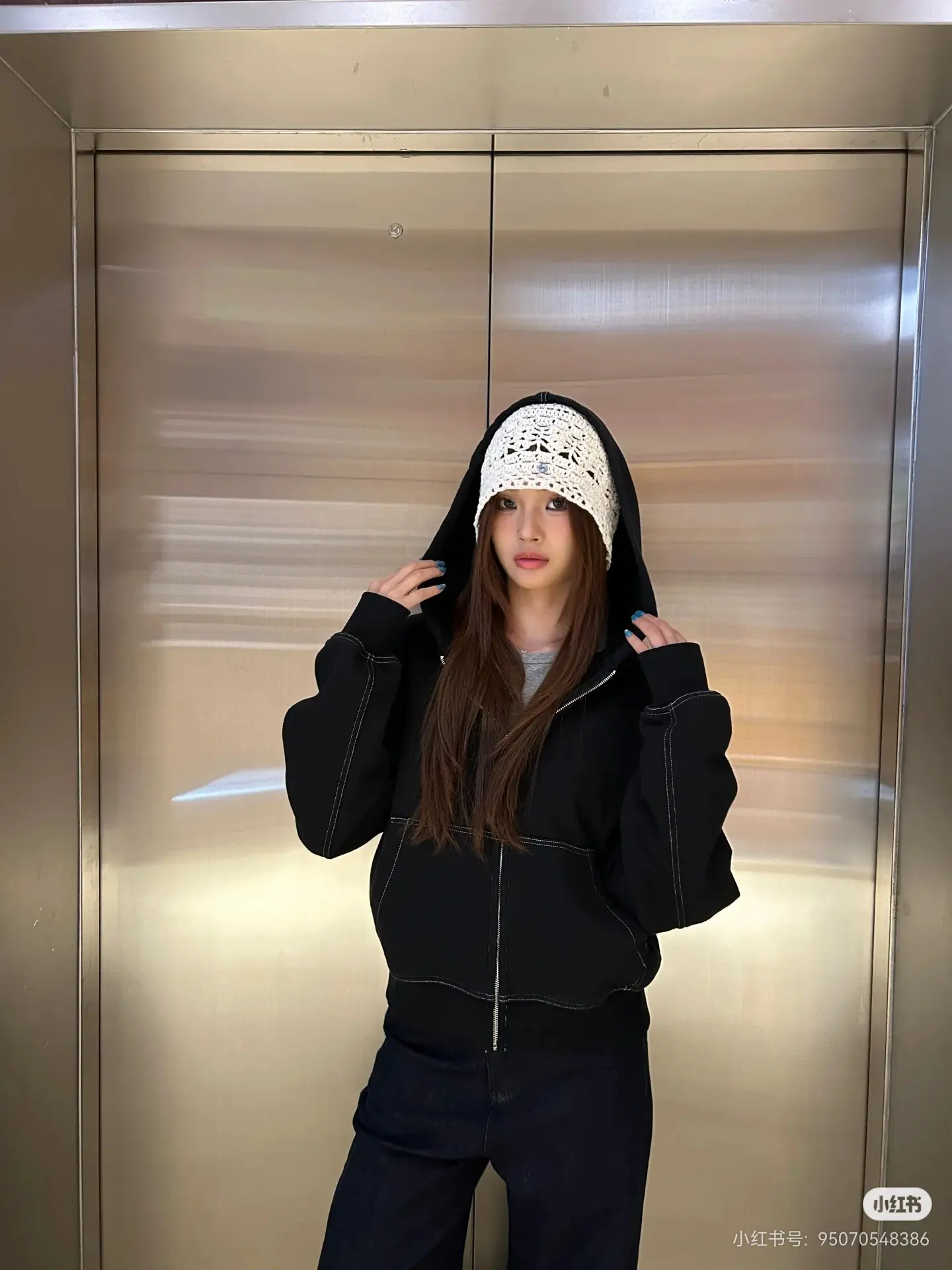Logo Embroidered Contrast-Stitch Zip-Up Hoodie D20523666 — view 4