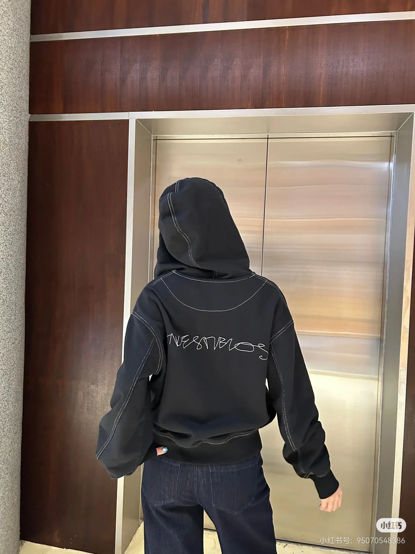 Logo Embroidered Contrast-Stitch Zip-Up Hoodie D20523666 — view 5