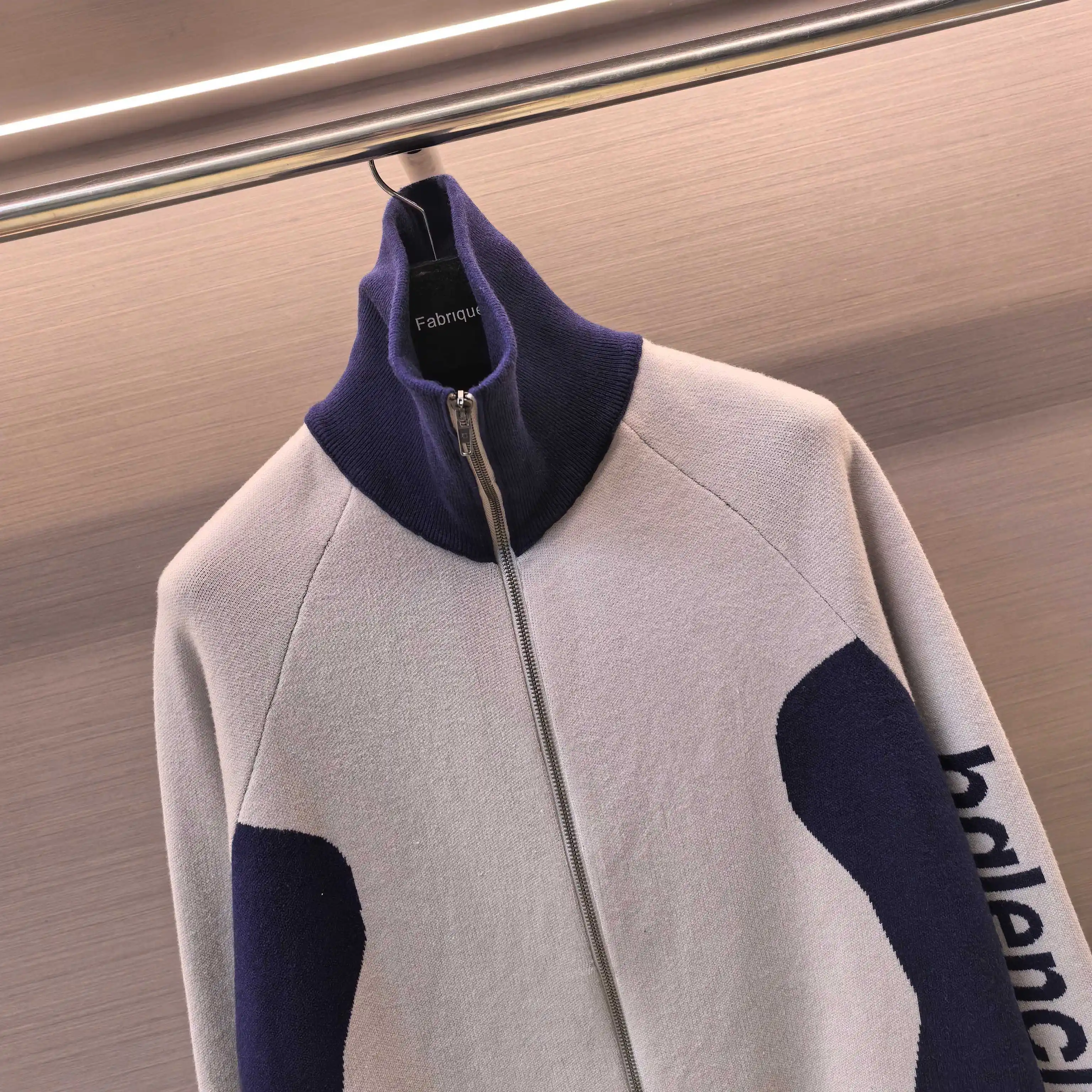 Color-Block Zip-Up Knit Cardigan D21523610 — view 3