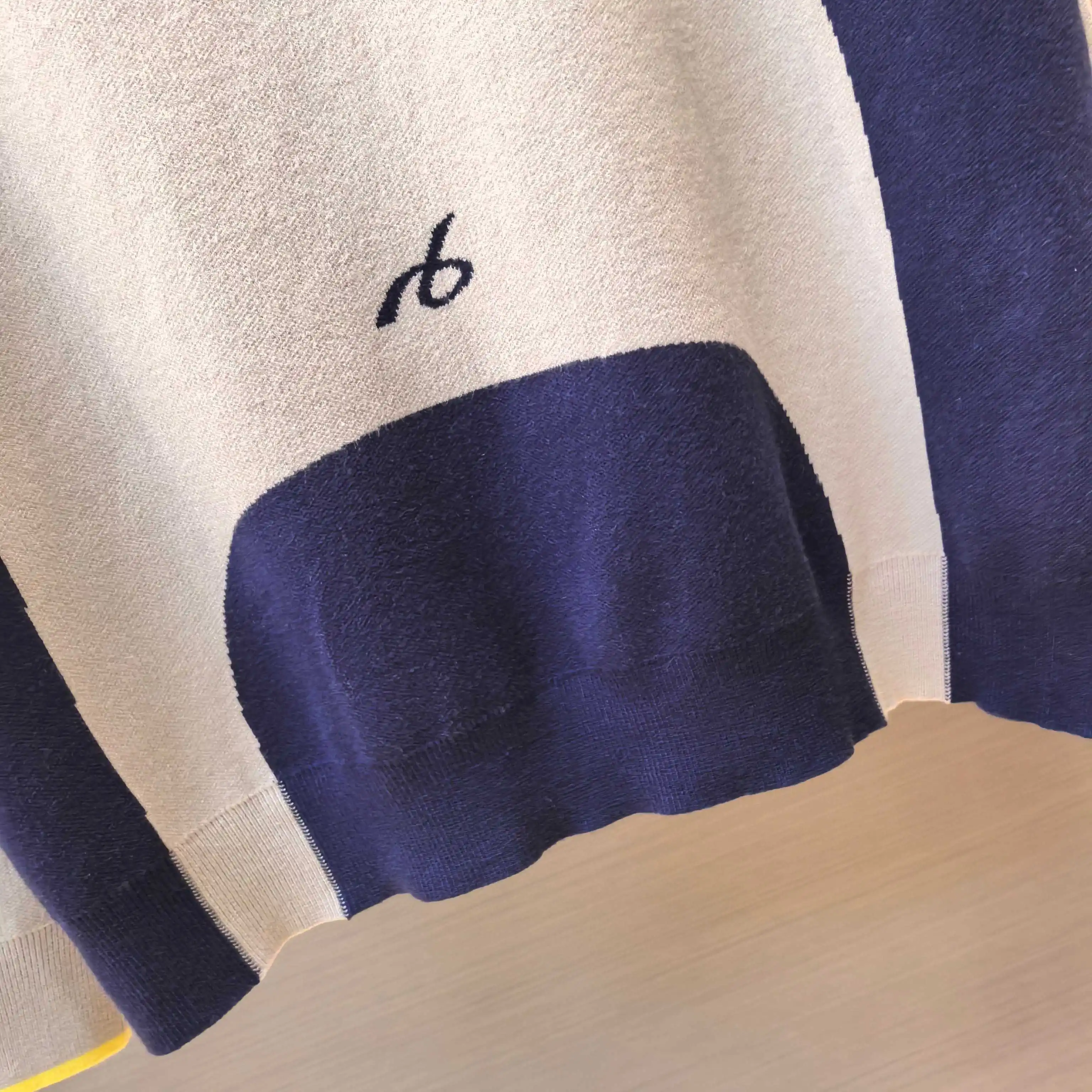 Color-Block Zip-Up Knit Cardigan D21523610 — view 7