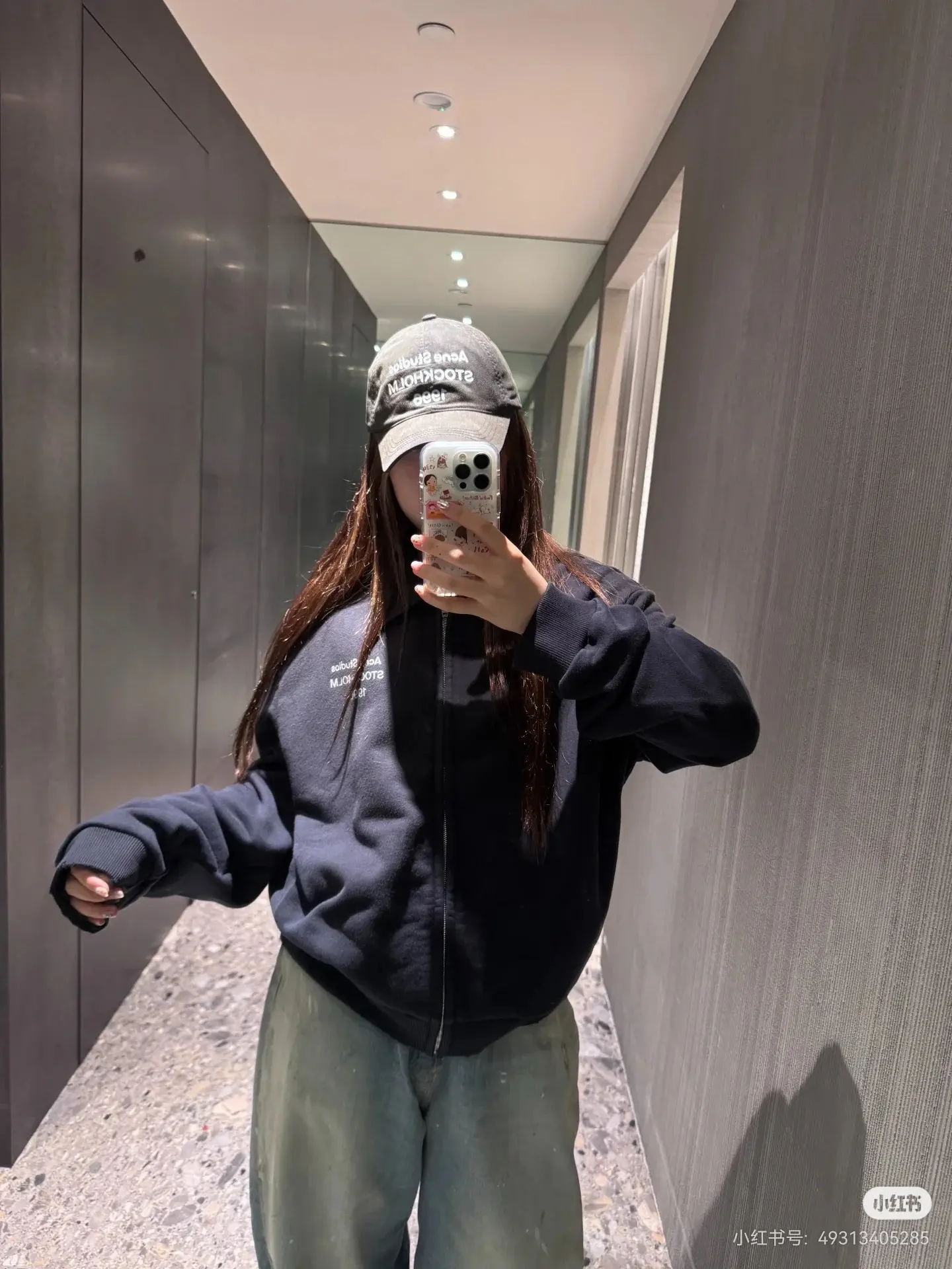 Logo-Print Faded Zip-Up Sweatshirt D22523694 — view 3