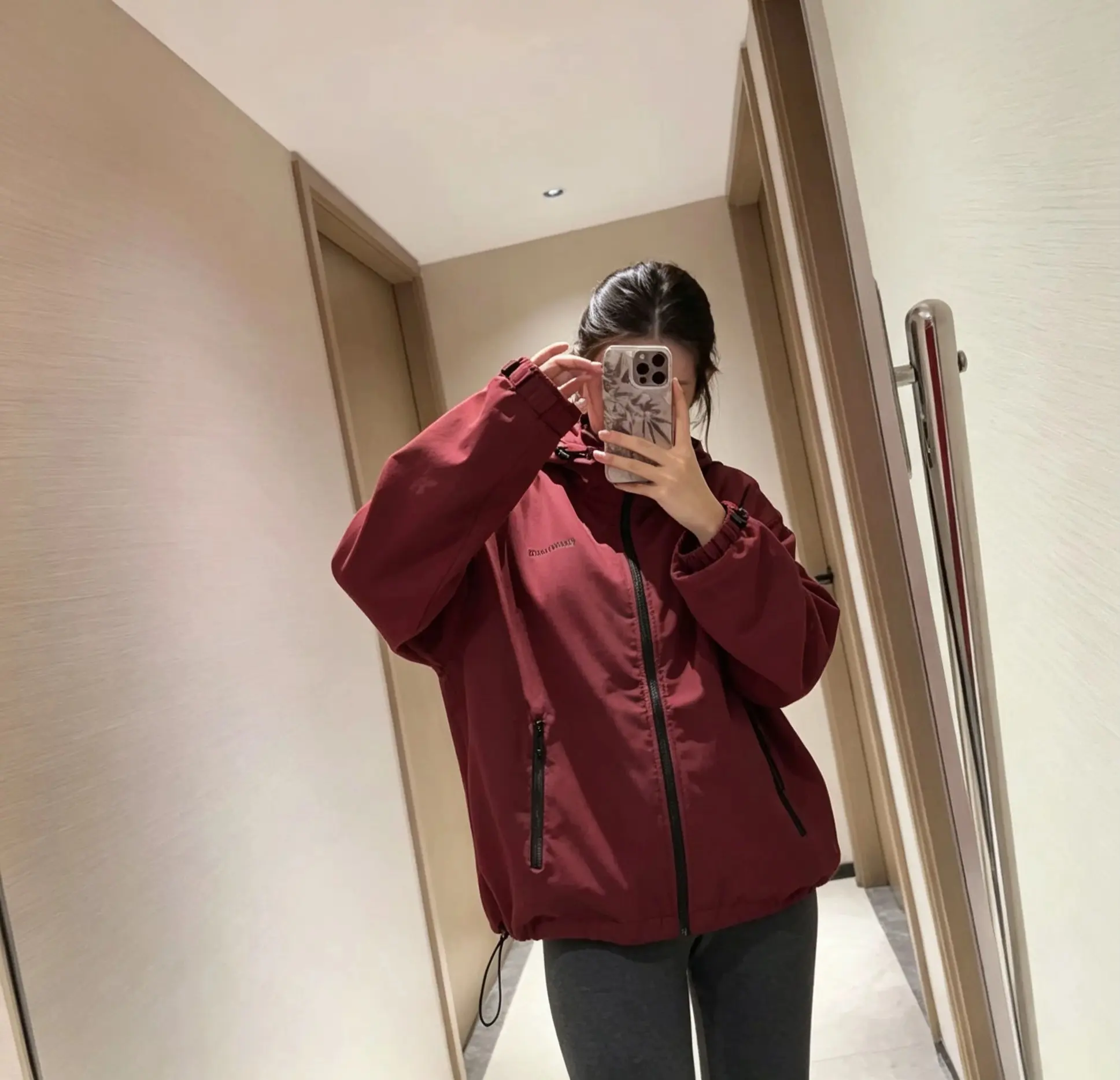 Hooded Windbreaker Jacket in Burgundy D23523856 — view 2