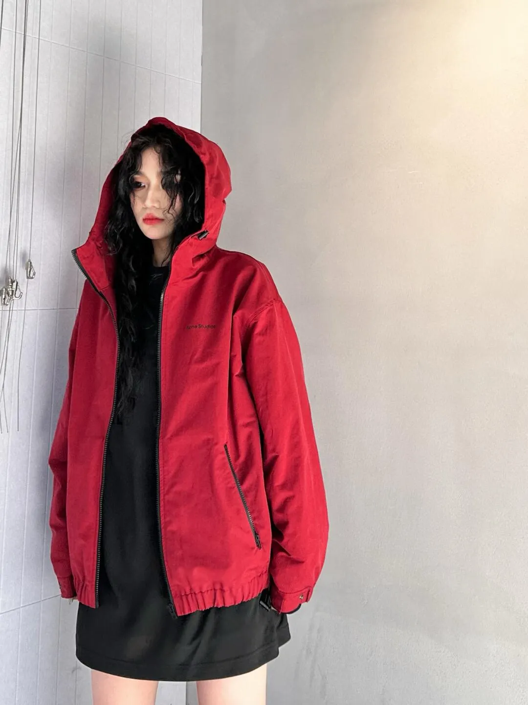 Hooded Windbreaker Jacket in Burgundy D23523856 — view 8