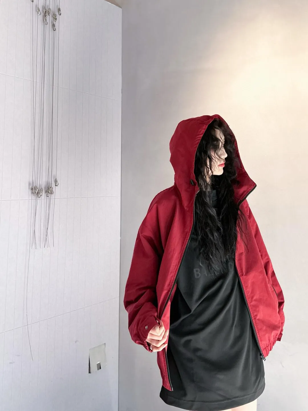 Hooded Windbreaker Jacket in Burgundy D23523856 — view 9