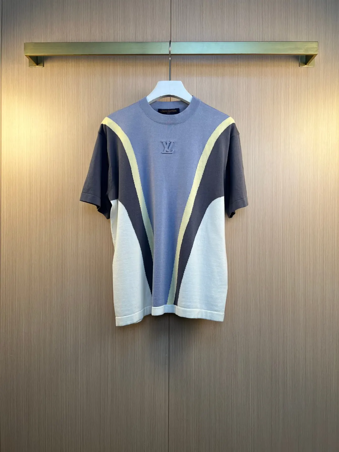 Color-Block Logo Embossed Knit T-Shirt D24020539