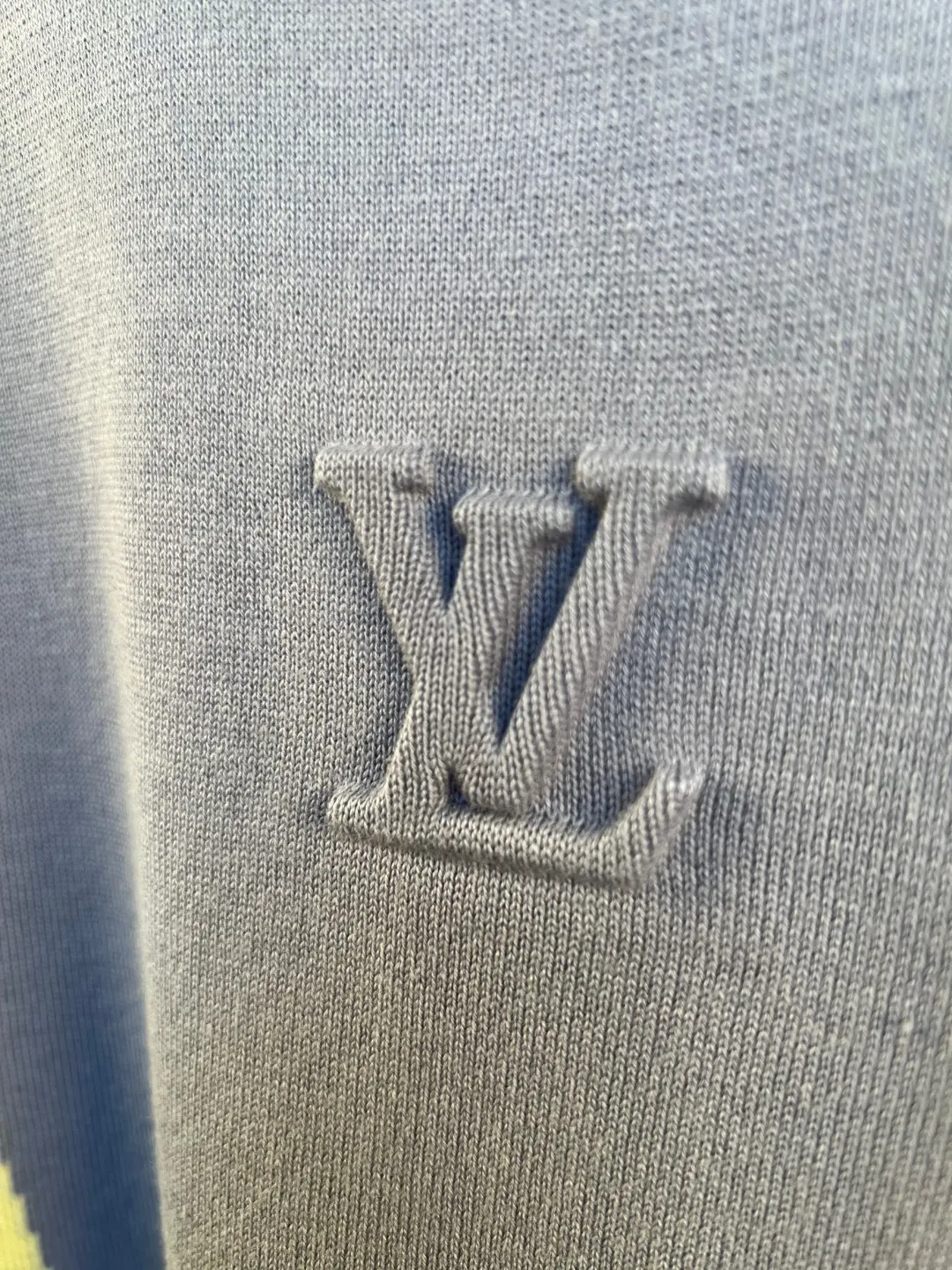 Color-Block Logo Embossed Knit T-Shirt D24020539 — view 3
