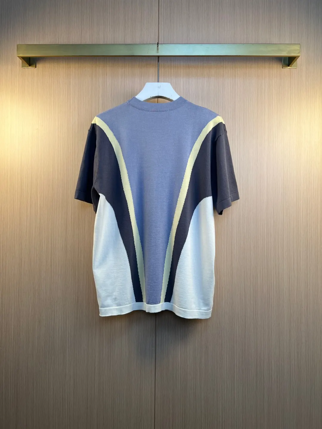 Color-Block Logo Embossed Knit T-Shirt D24020539 — view 7