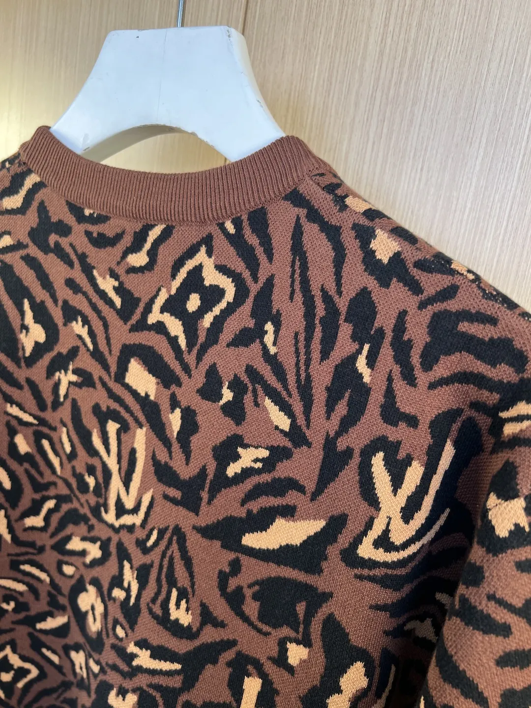 Monogram Camo Leopard Jacquard Knit T-Shirt D24520542 — view 9