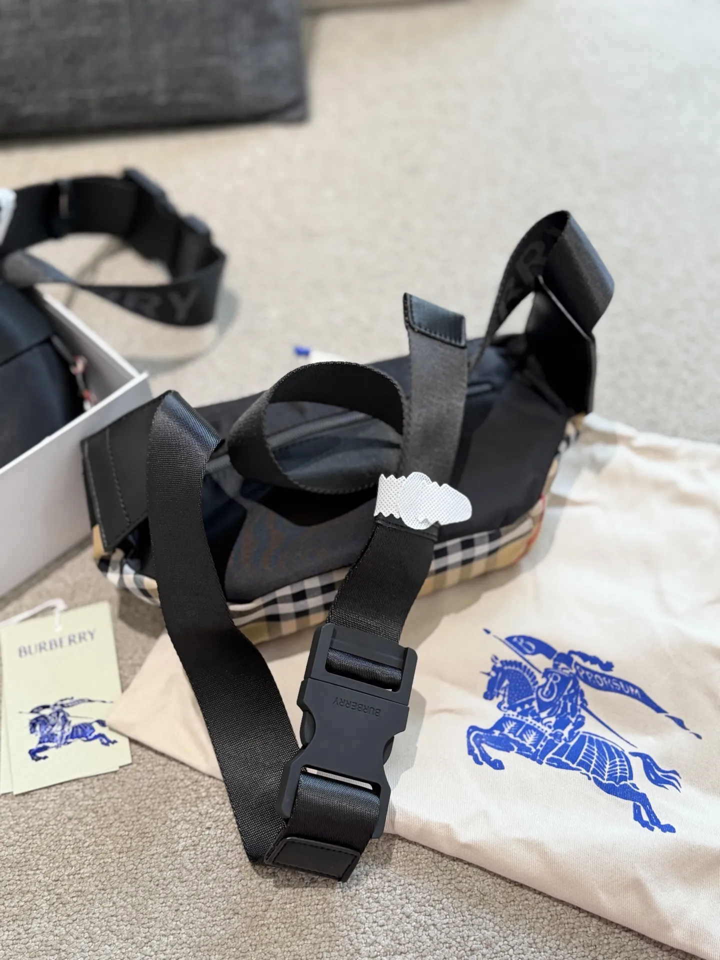 Burberry Vintage Check Belt Bag D24517813 — view 6