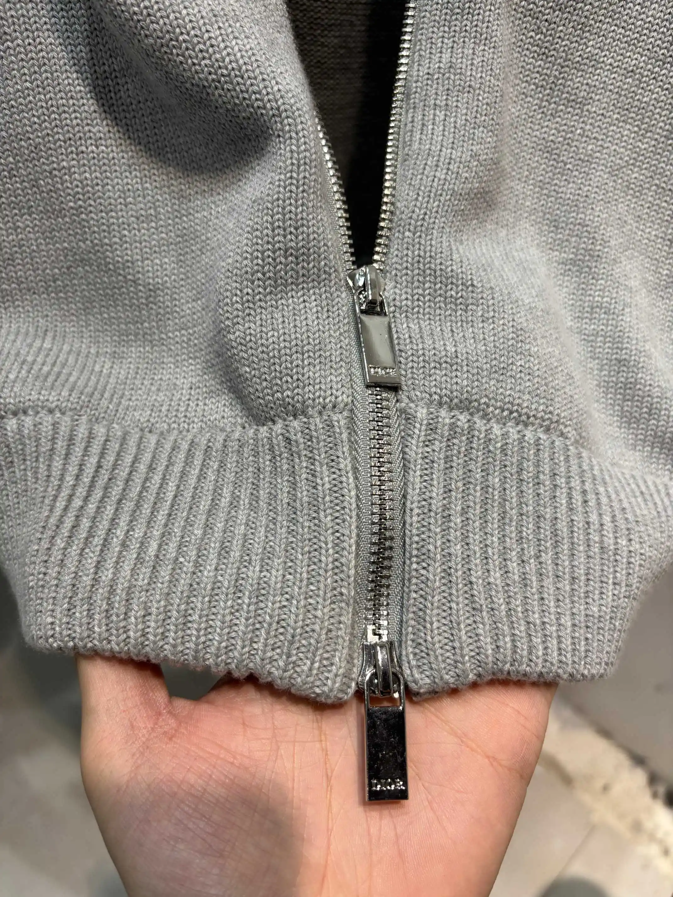 Logo-Taped Zip-Up Wool Cardigan D24513854 — view 8