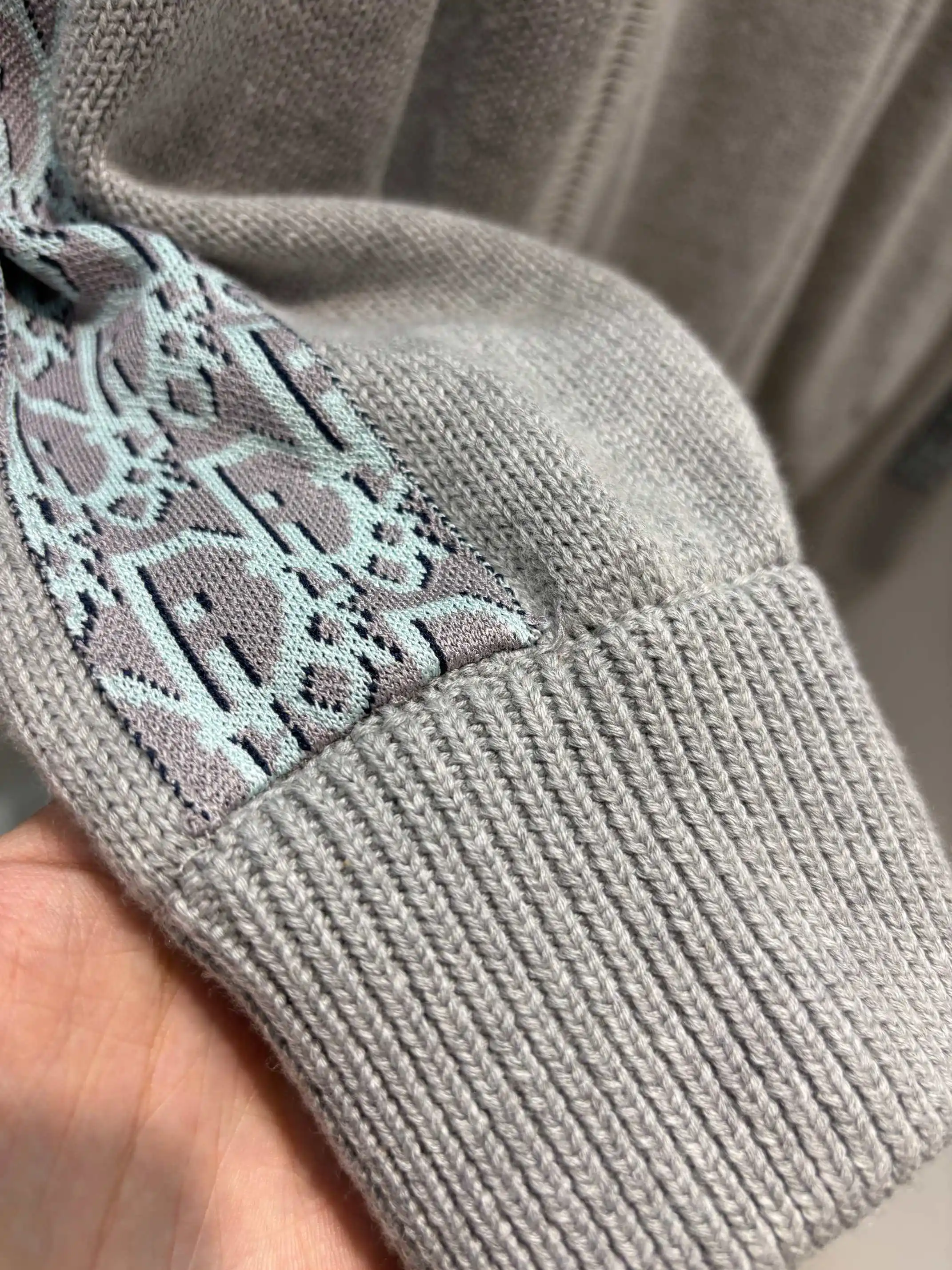 Logo-Taped Zip-Up Wool Cardigan D24513854 — view 10