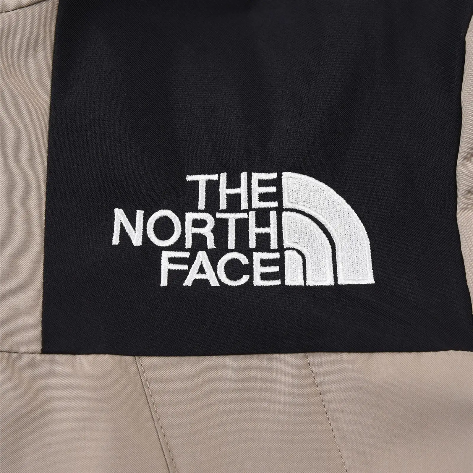 Kids' 1990 Mountain Jacket D25020347 — view 4