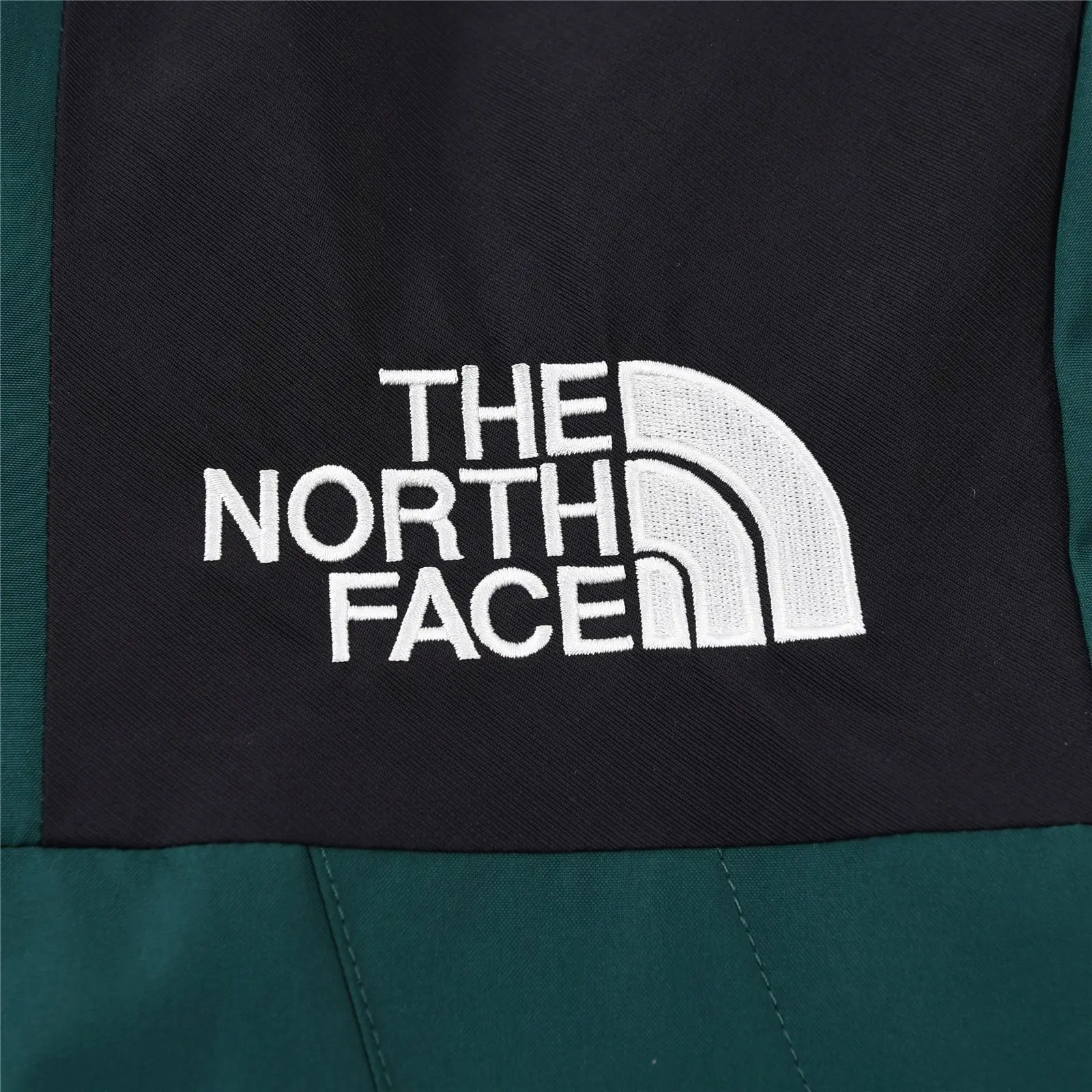 Kids' 1990 Mountain Jacket D25020354 — view 4