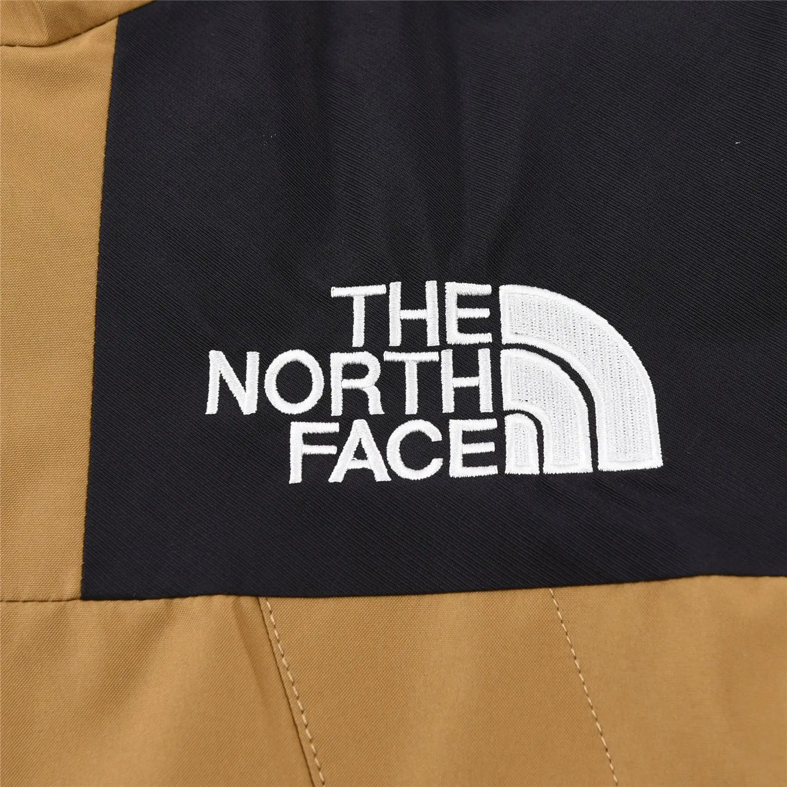 Kids' 1990 Mountain Jacket D25020351 — view 4