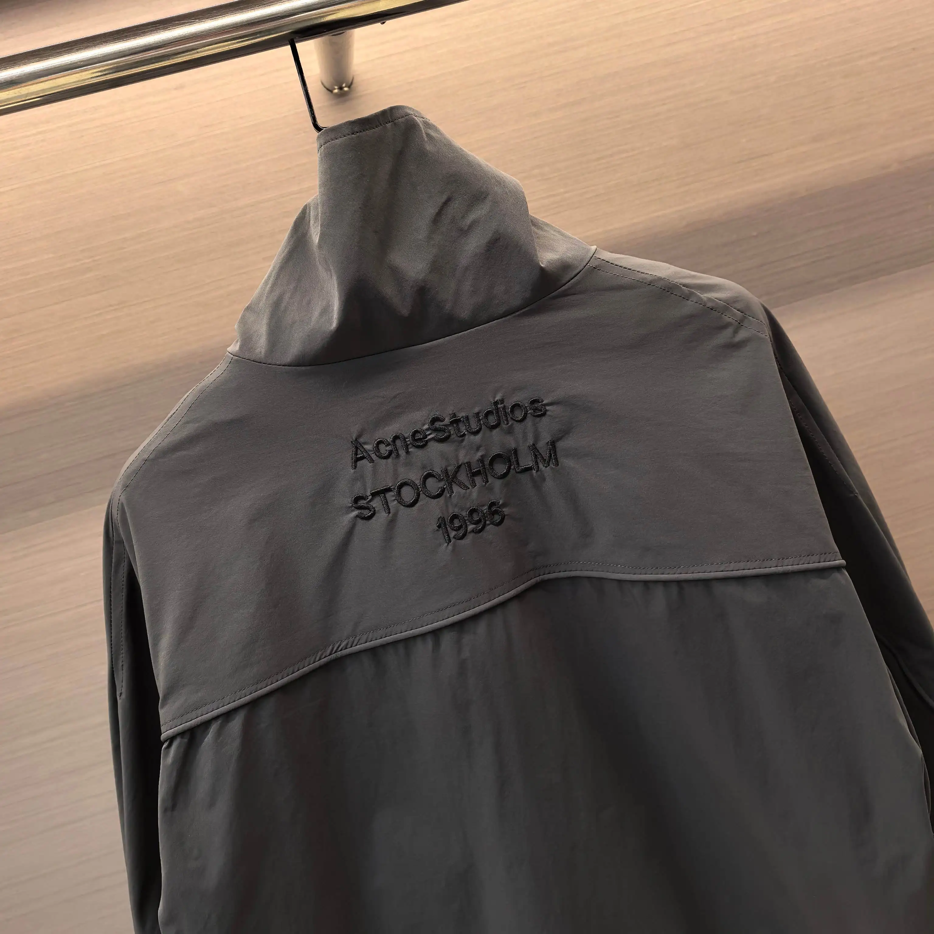 Crinkled Nylon Zip-Up Jacket D25523776 — view 6