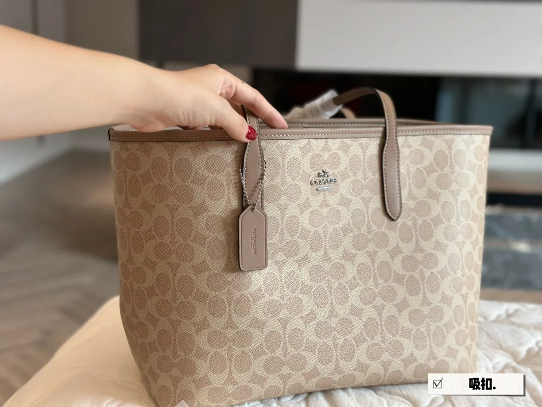 Signature Coated Canvas City Tote Bag D25518060 — view 5