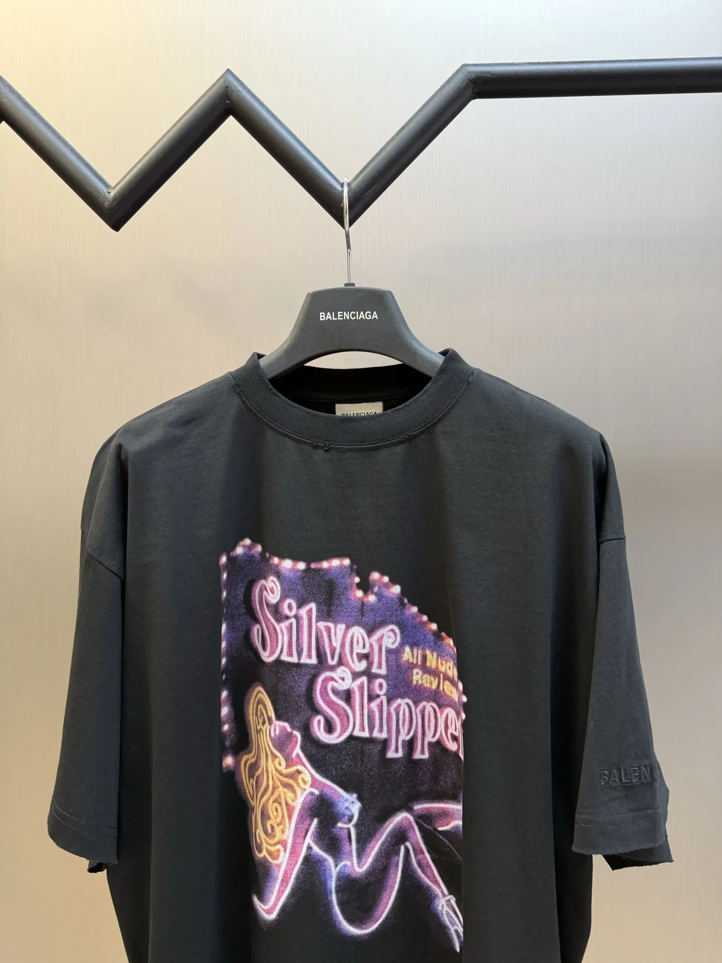 Balenciaga x HBO Euphoria Silver Slipper T-Shirt D26020466 — view 2