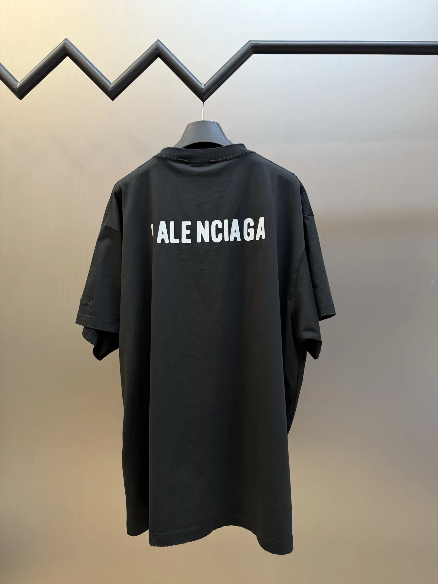 Balenciaga x HBO Euphoria Silver Slipper T-Shirt D26020466 — view 4