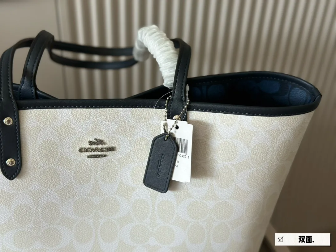 Coach Reversible City Tote Bag D26018061 — view 8