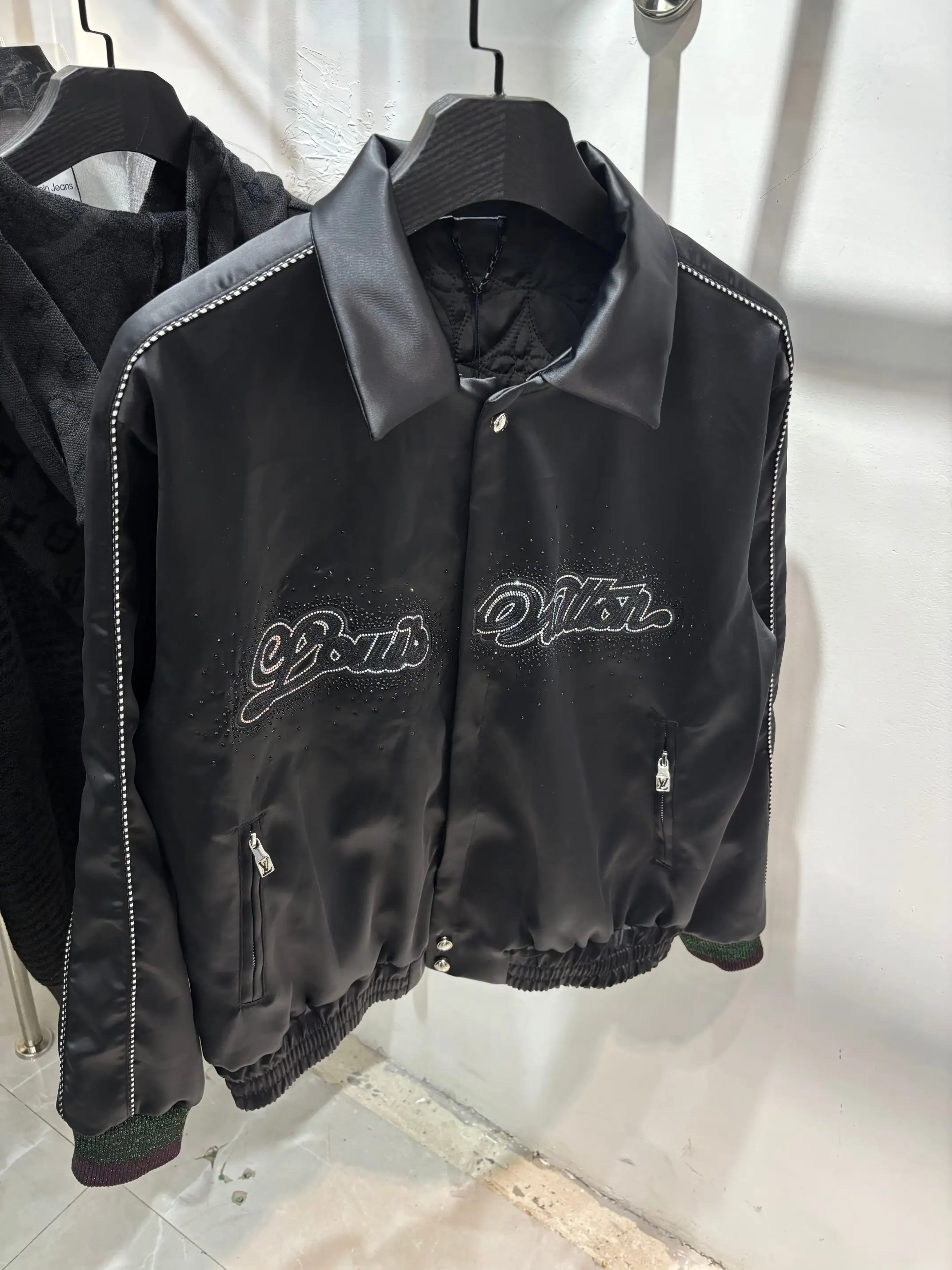 Embellished Logo Quilted Bomber Jacket D27513864