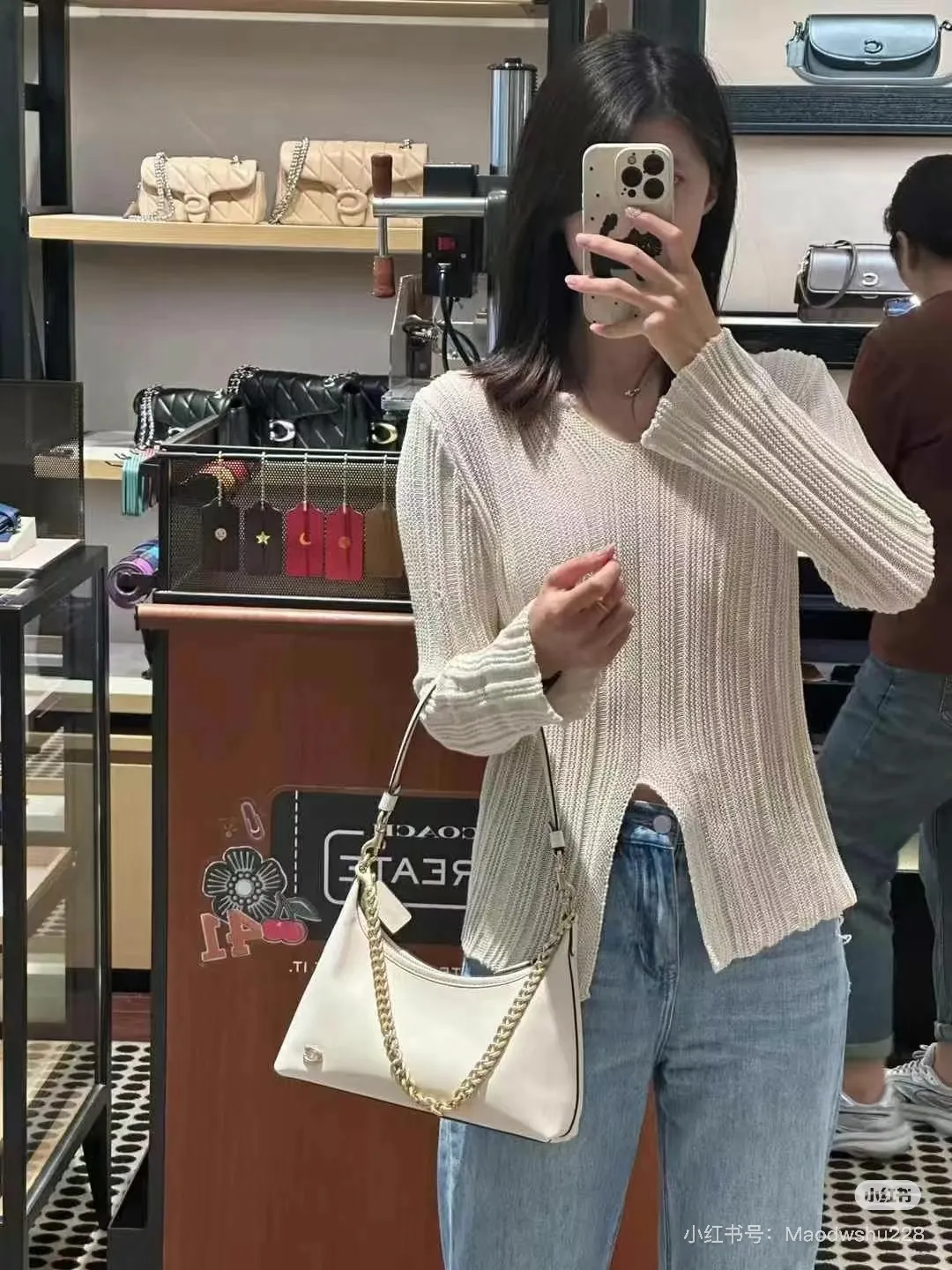 Juliet Leather Shoulder Bag D28017969 — view 5