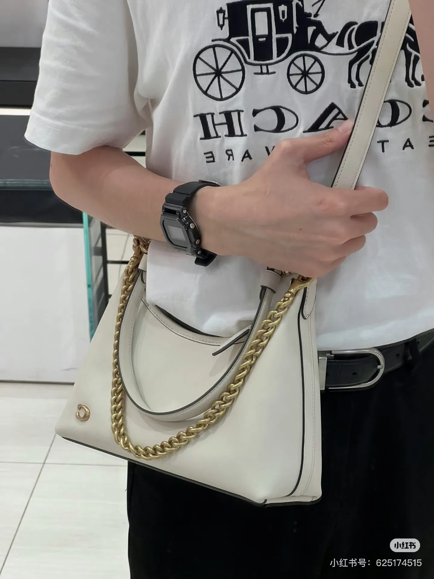 Juliet Leather Shoulder Bag D28017969 — view 7