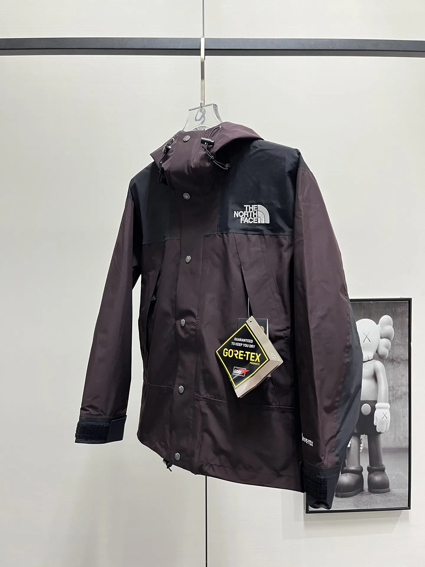 1990 Mountain Jacket GORE-TEX Shell D28020364 — view 2