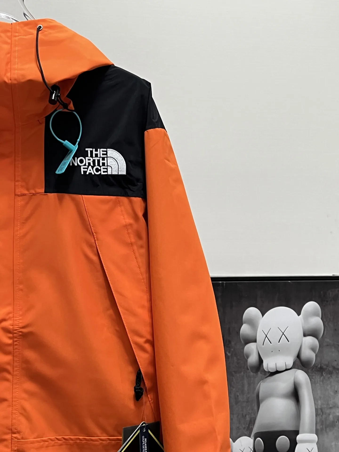 1990 Mountain Jacket Waterproof Shell D28020365 — view 6