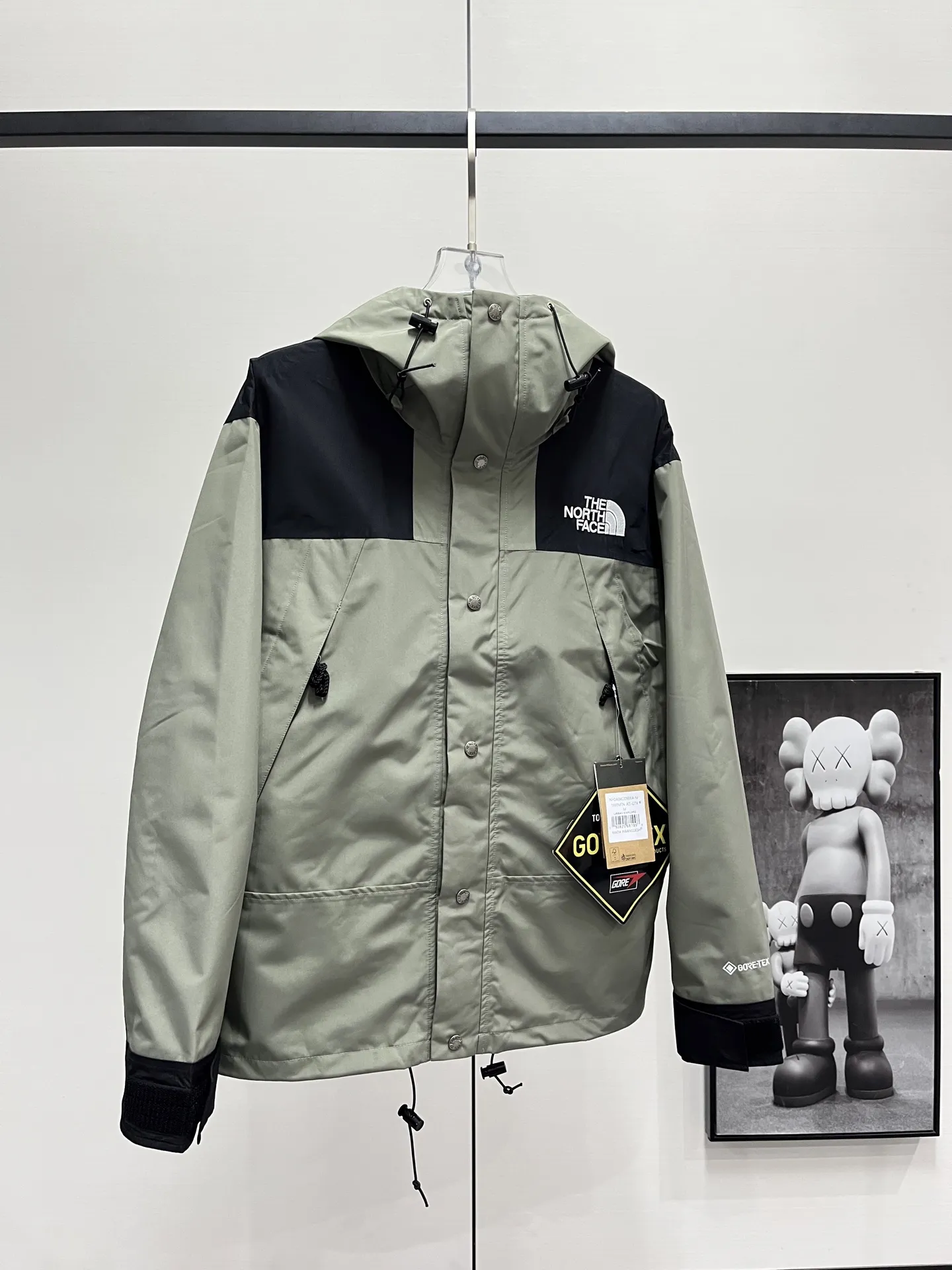 1990 Mountain Jacket GORE-TEX Shell D28020360 — view 4