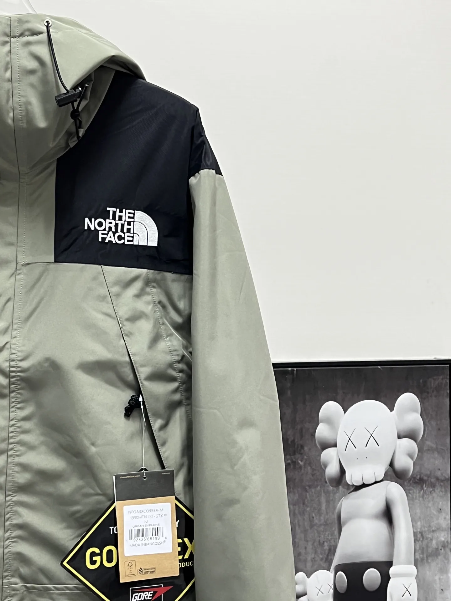 1990 Mountain Jacket GORE-TEX Shell D28020360 — view 6