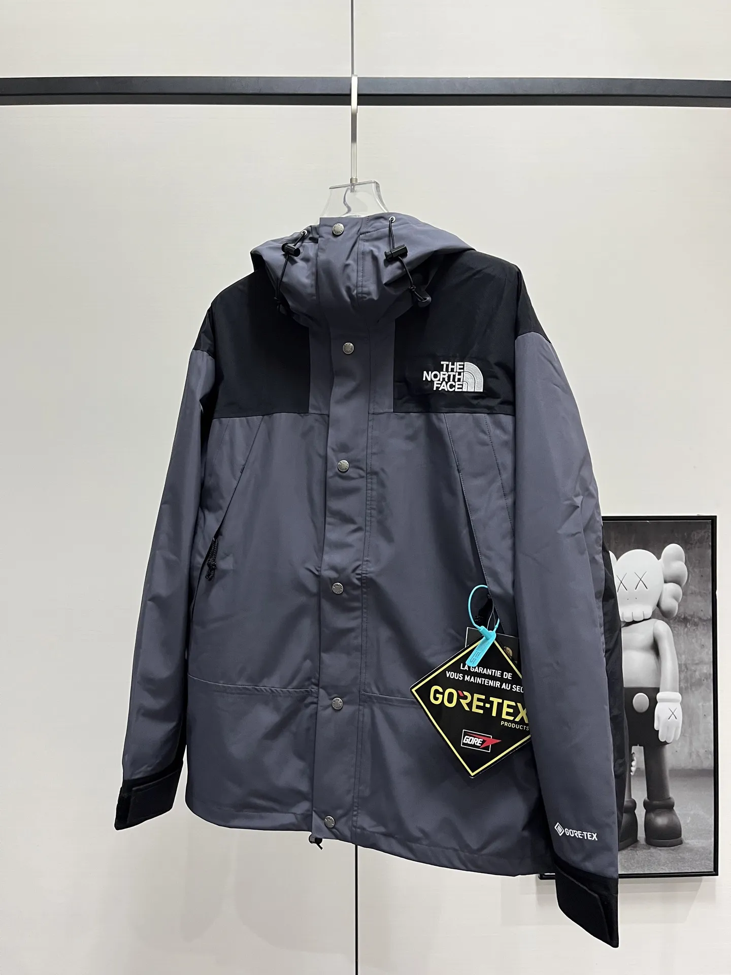 1990 Mountain Jacket GORE-TEX Shell D28020363 — view 2