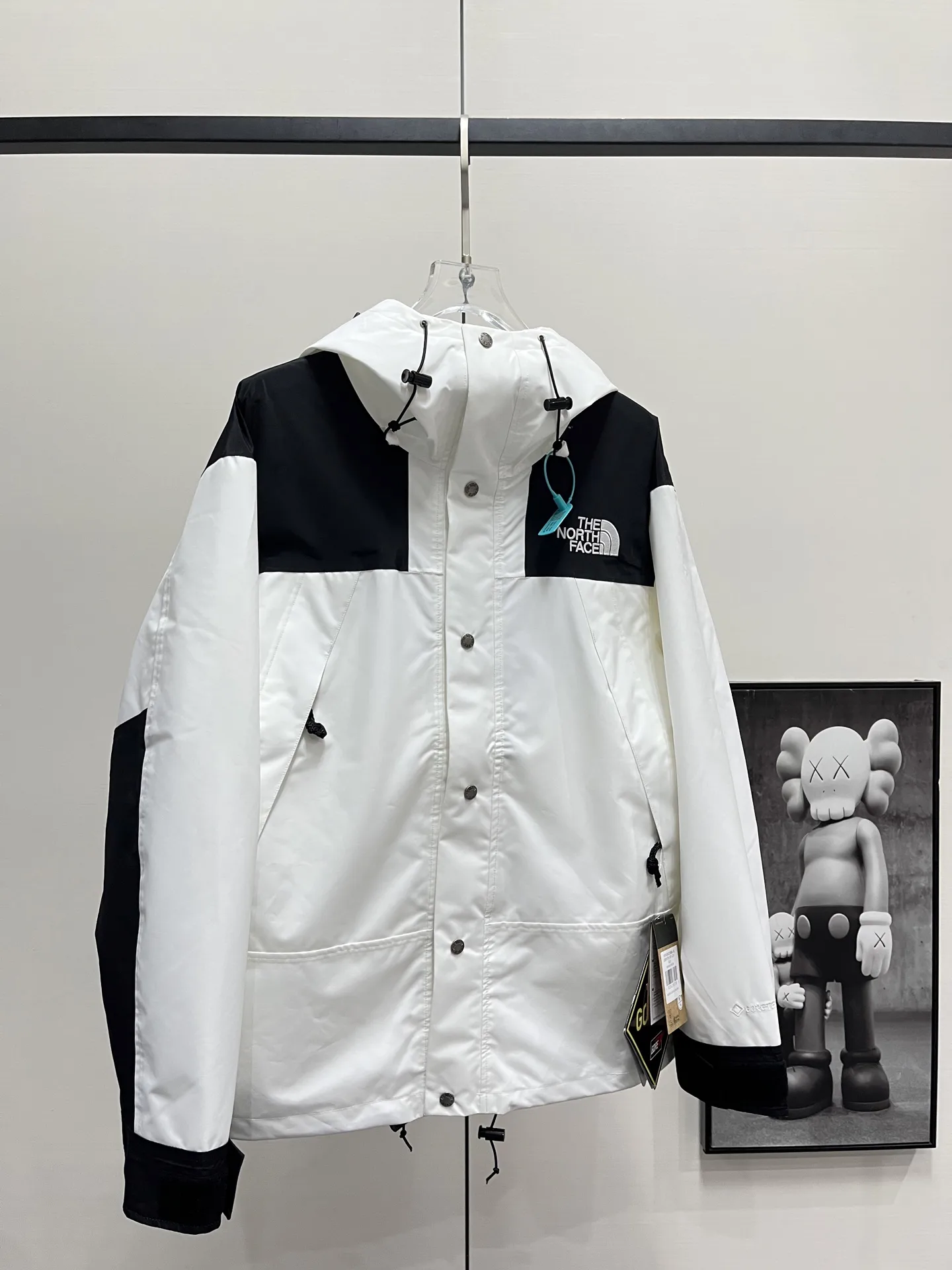 1990 Mountain Jacket Waterproof Shell D28020356 — view 4