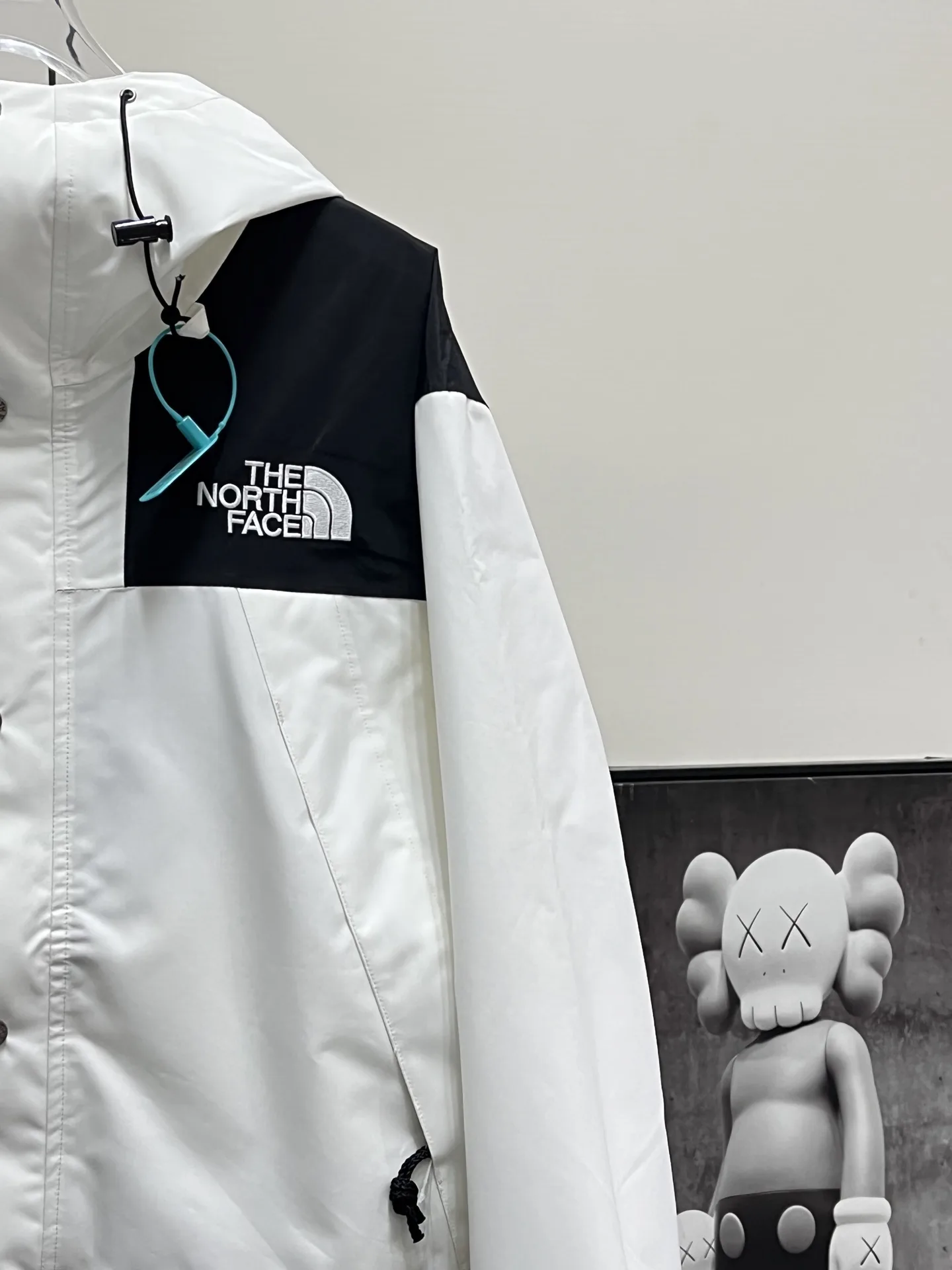 1990 Mountain Jacket Waterproof Shell D28020356 — view 6