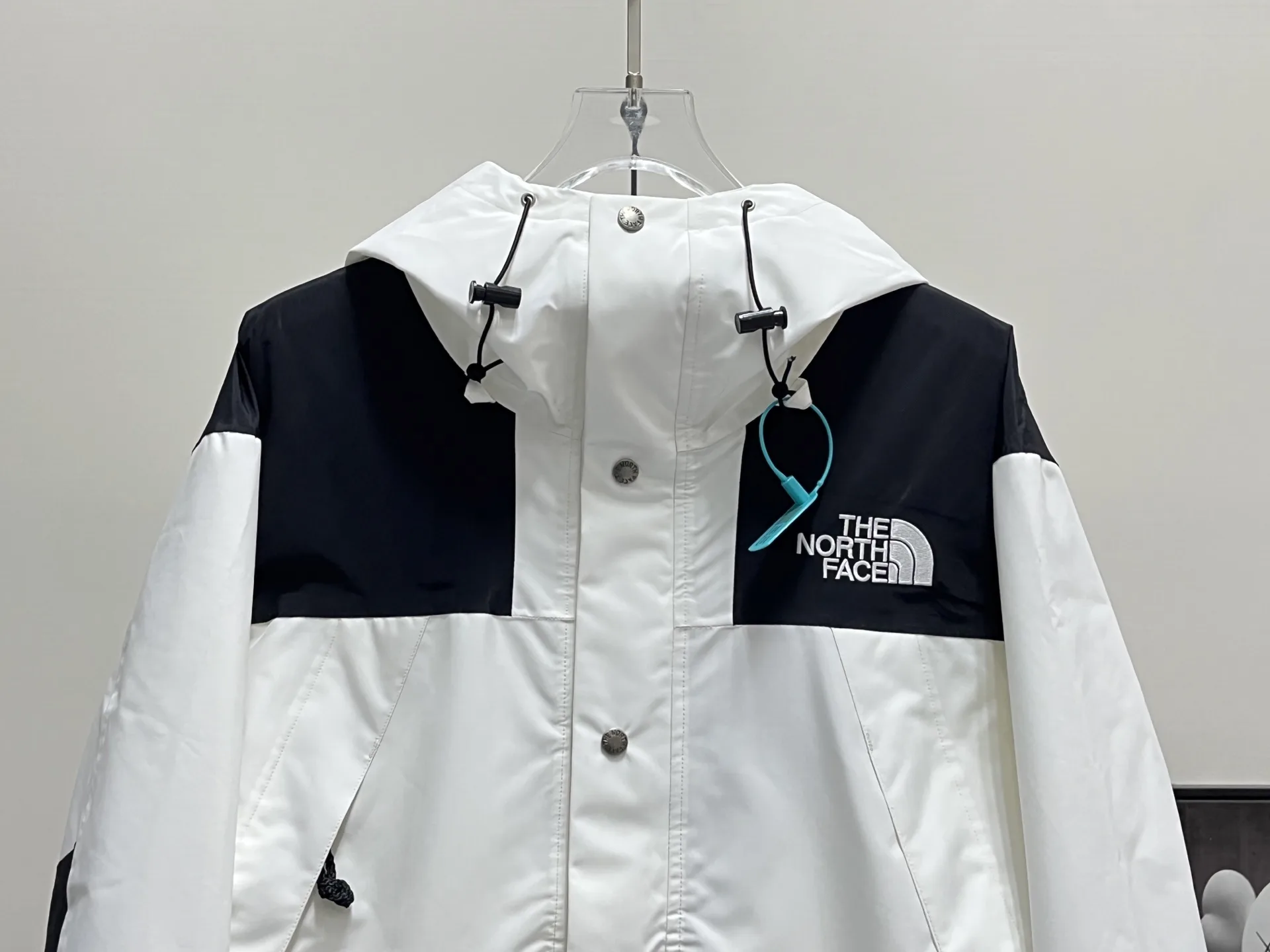 1990 Mountain Jacket Waterproof Shell D28020356 — view 8