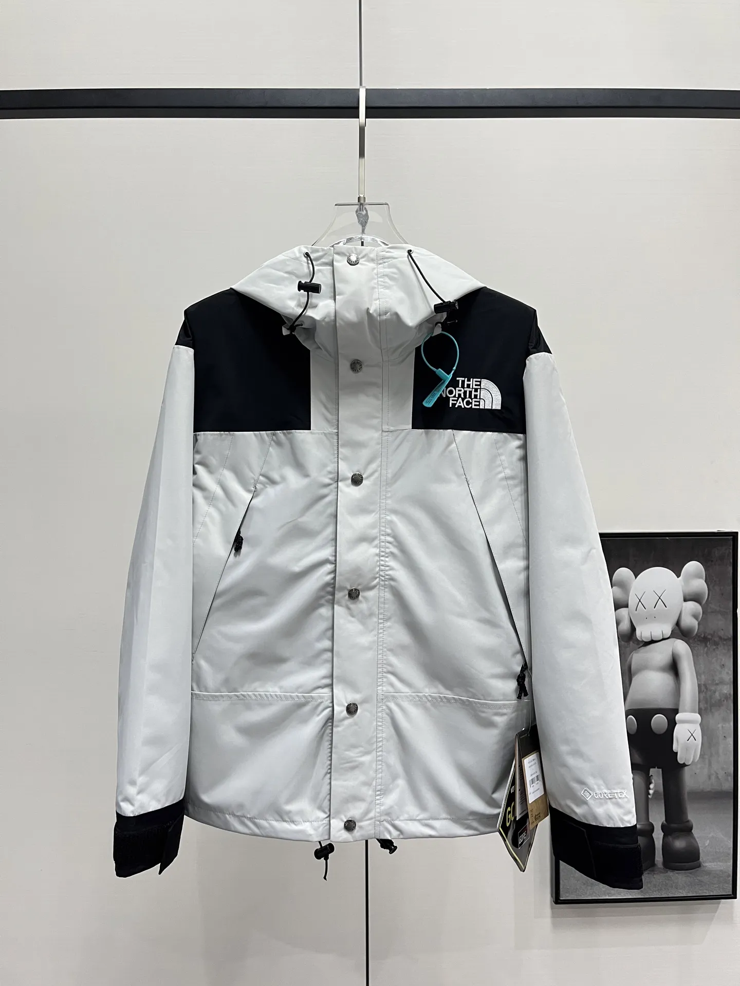 1990 Mountain Jacket GORE-TEX Shell D28020357