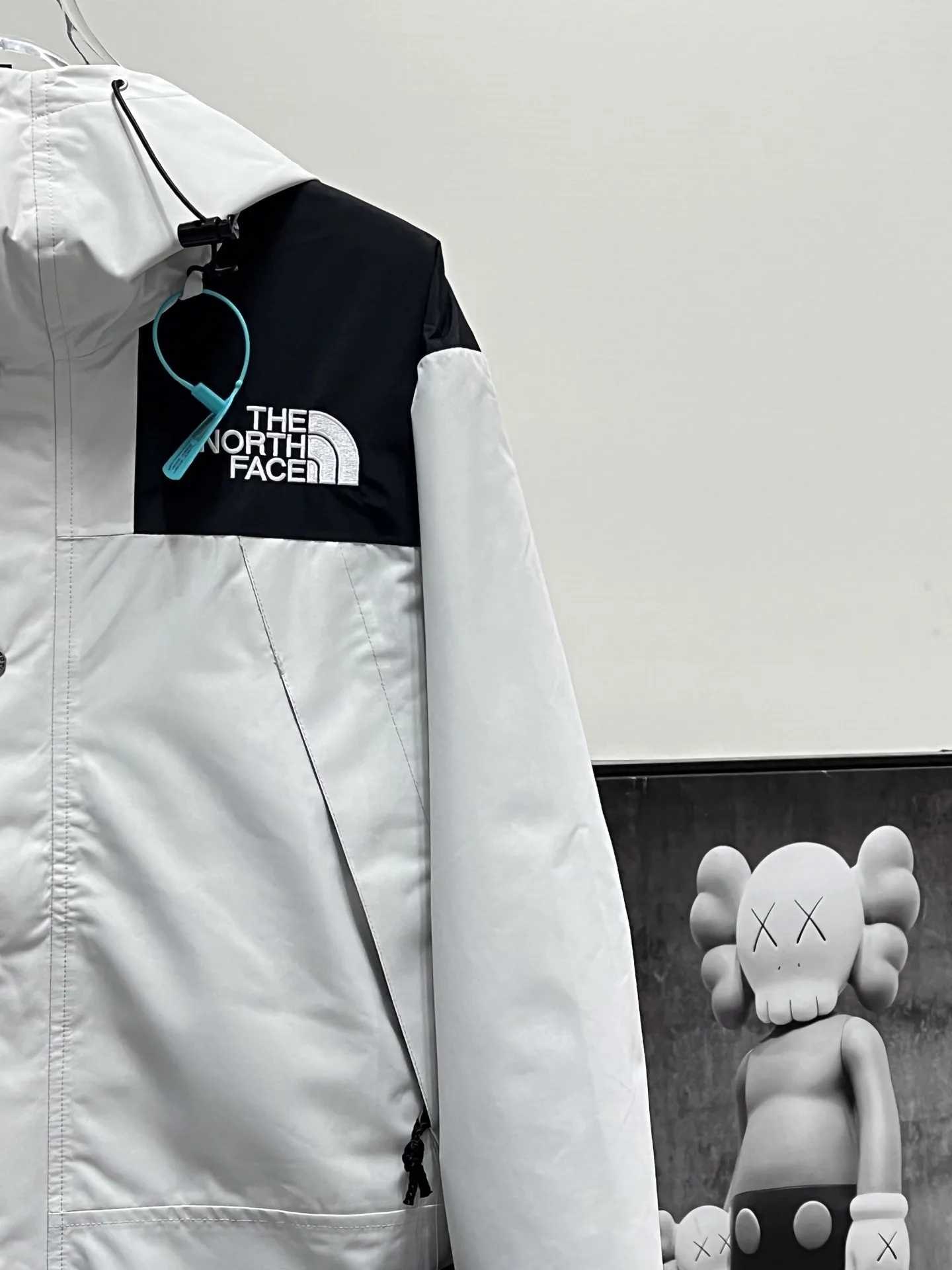 1990 Mountain Jacket GORE-TEX Shell D28020357 — view 6