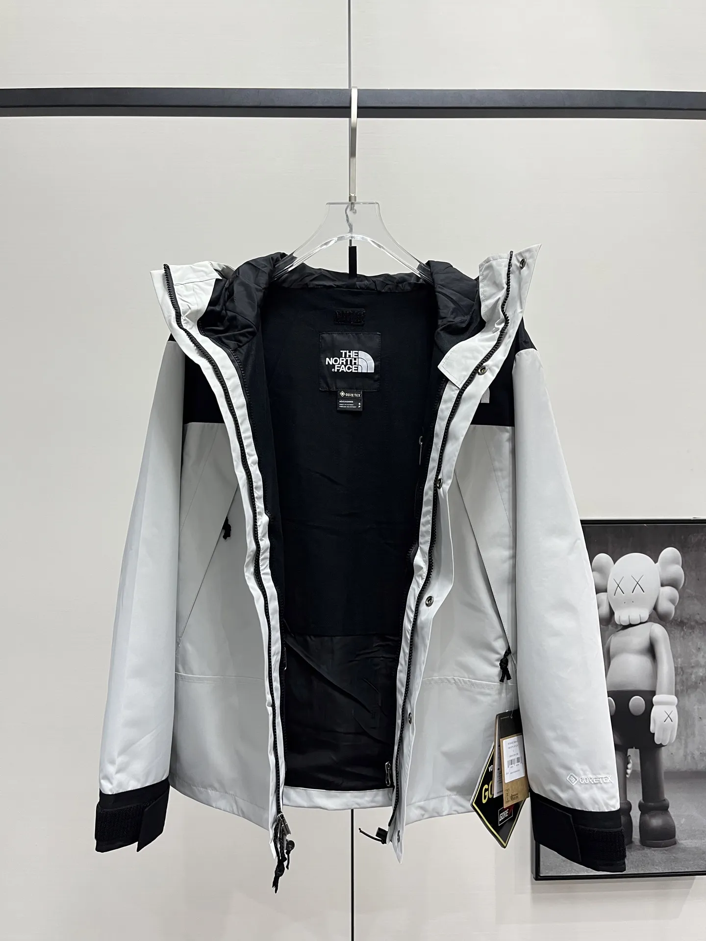 1990 Mountain Jacket GORE-TEX Shell D28020357 — view 7