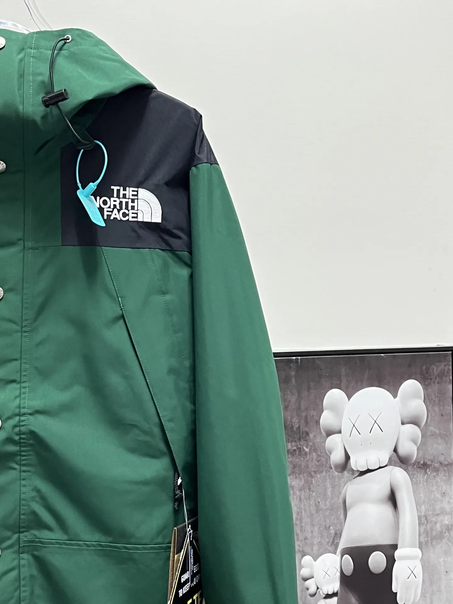 1990 Mountain Jacket GORE-TEX Shell D28020361 — view 6