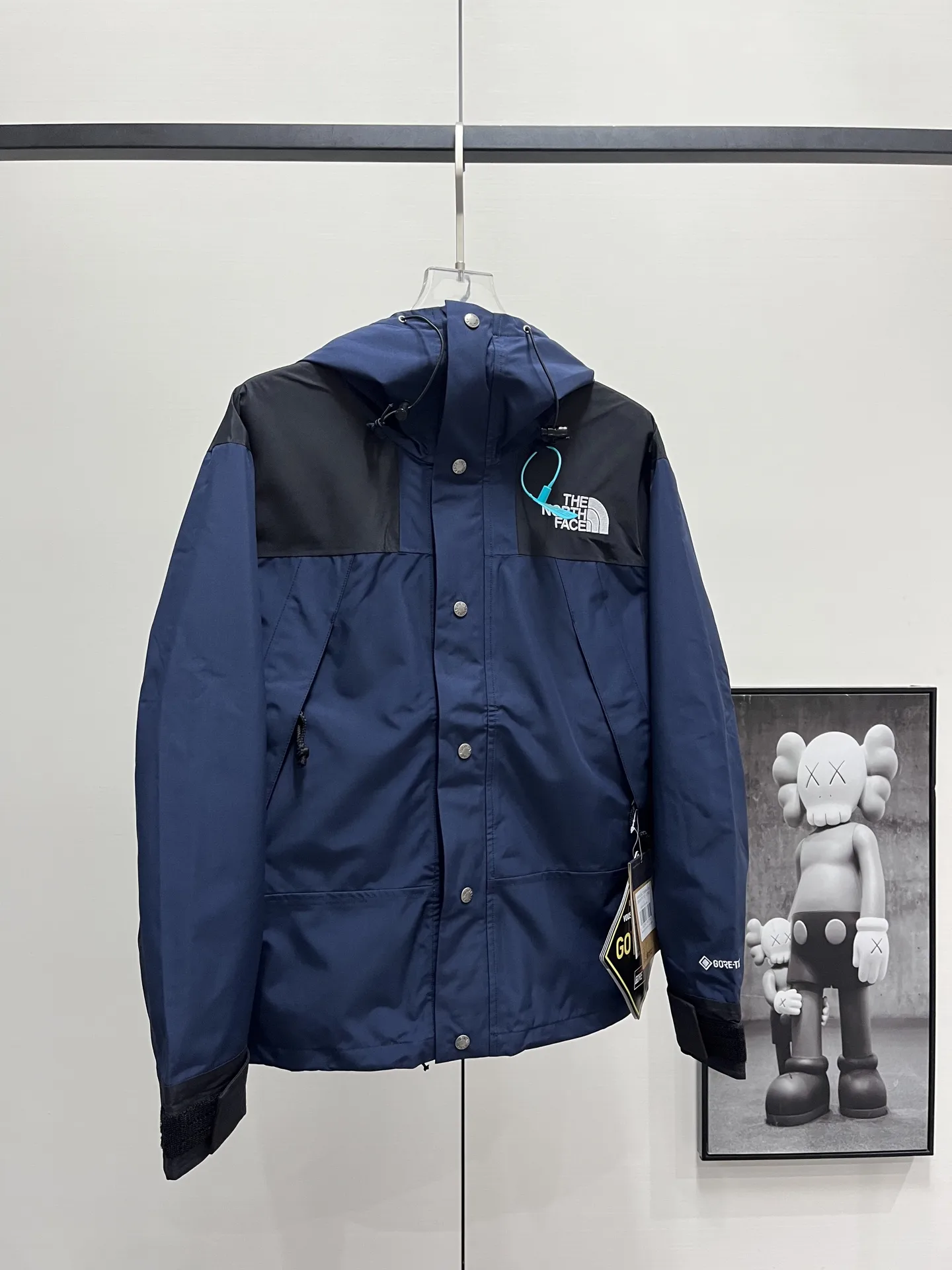 1990 Mountain Jacket Waterproof Shell D28020359 — view 4
