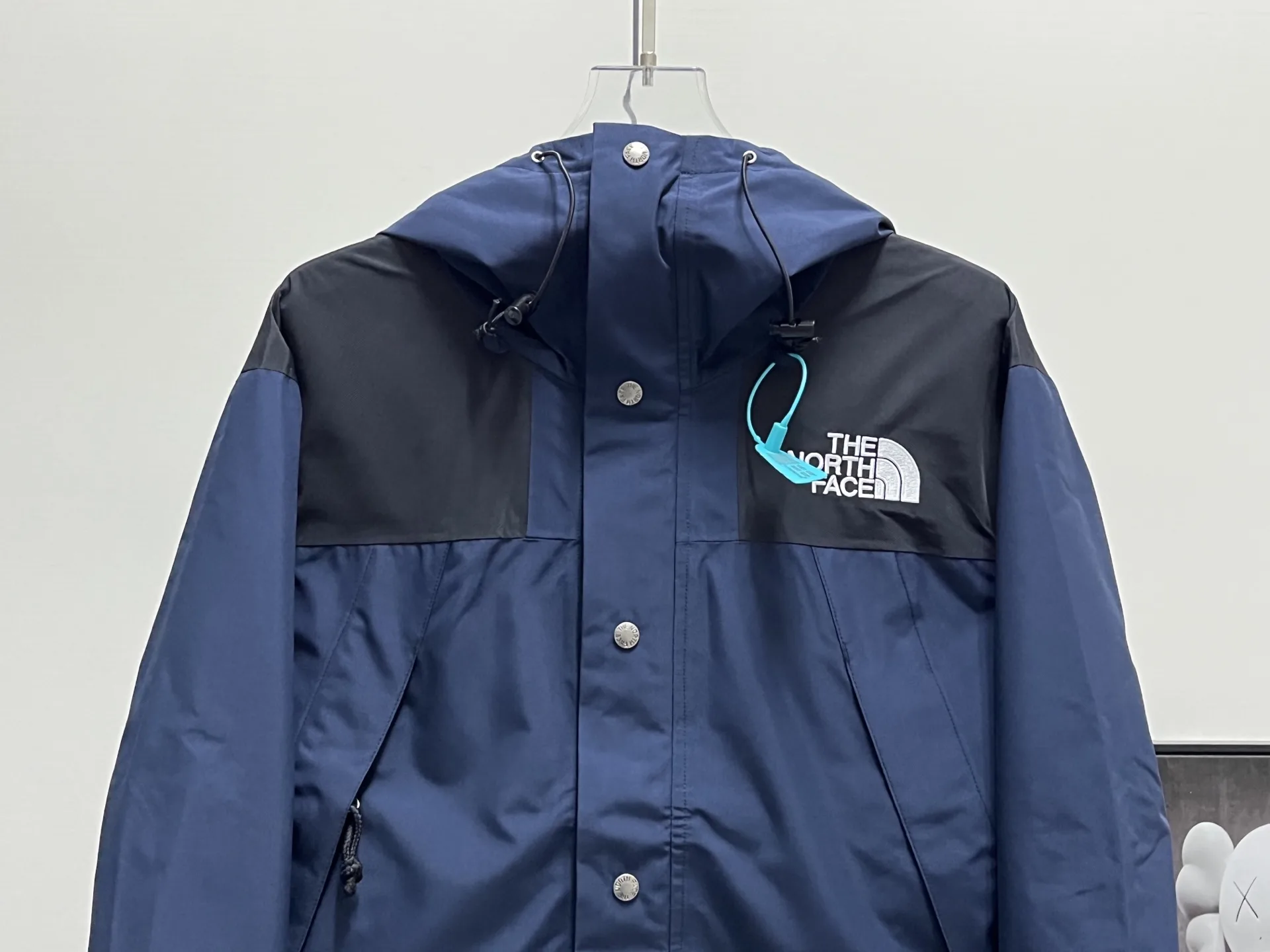 1990 Mountain Jacket Waterproof Shell D28020359 — view 8
